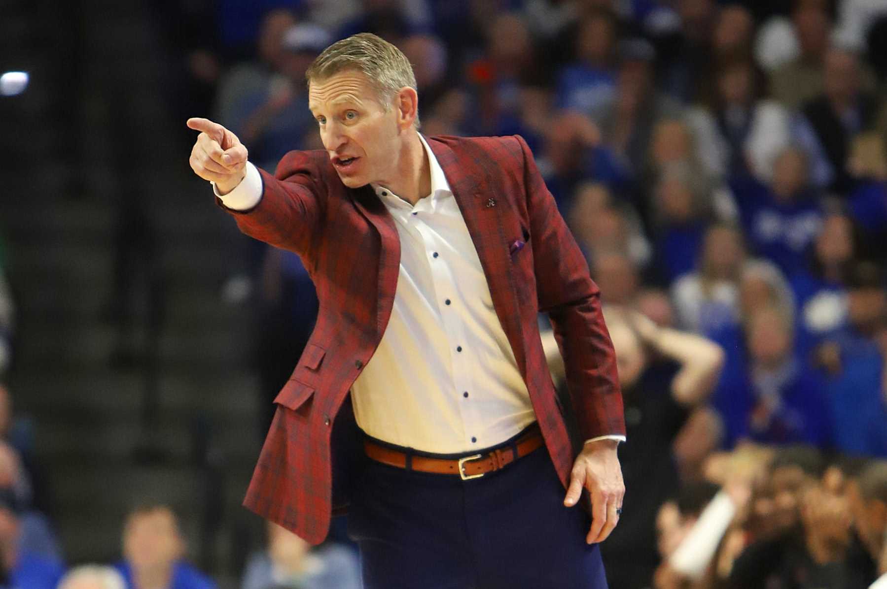 LEXINGTON, KY - FEBRUARY 24: Alabama Crimson Tide head coach Nate Oats in a game between the Alabama Crimson Tide and the Kentucky Wildcats on February 24, 2024, at Rupp Arena in Lexington, KY. (Photo by Jeff Moreland/Icon Sportswire via Getty Images)