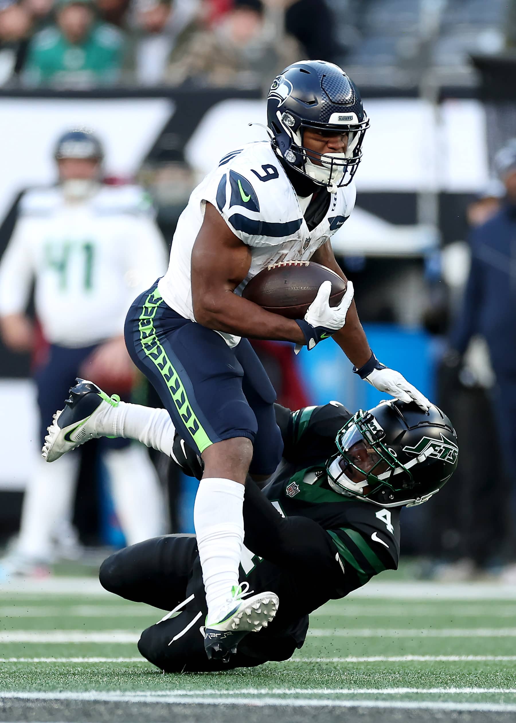 💥 NFL BREAK: Seahawks Star VOLUNTEEREDLY CANCELS $8.4 Million Deal With Cowboys – Flew to Detroit at Midnight to Meet Dan Campbell Privately!.D