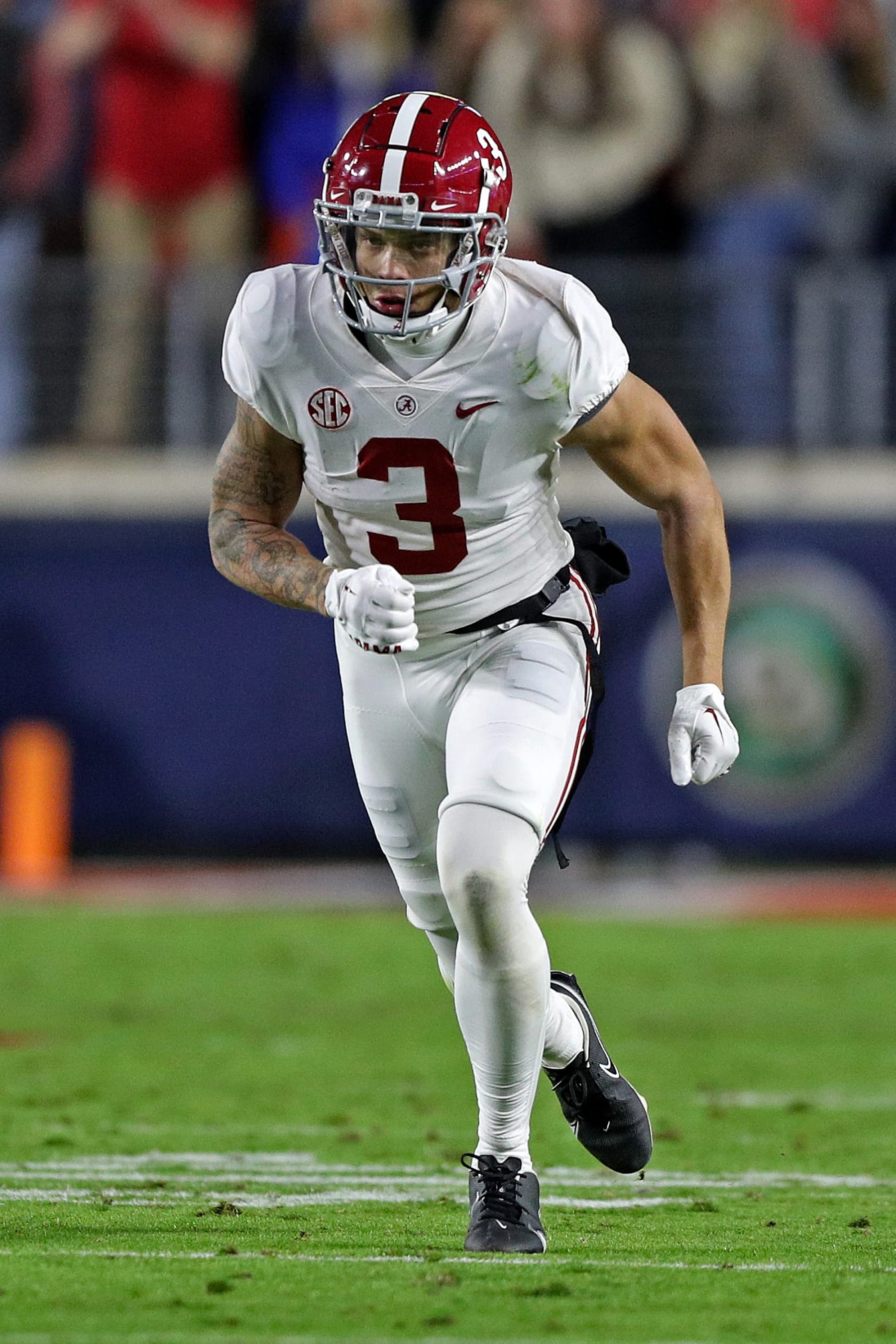 Alabama's Jermaine Burton Addresses Incident with Female Fan After Tennessee Game - Vimarsana News