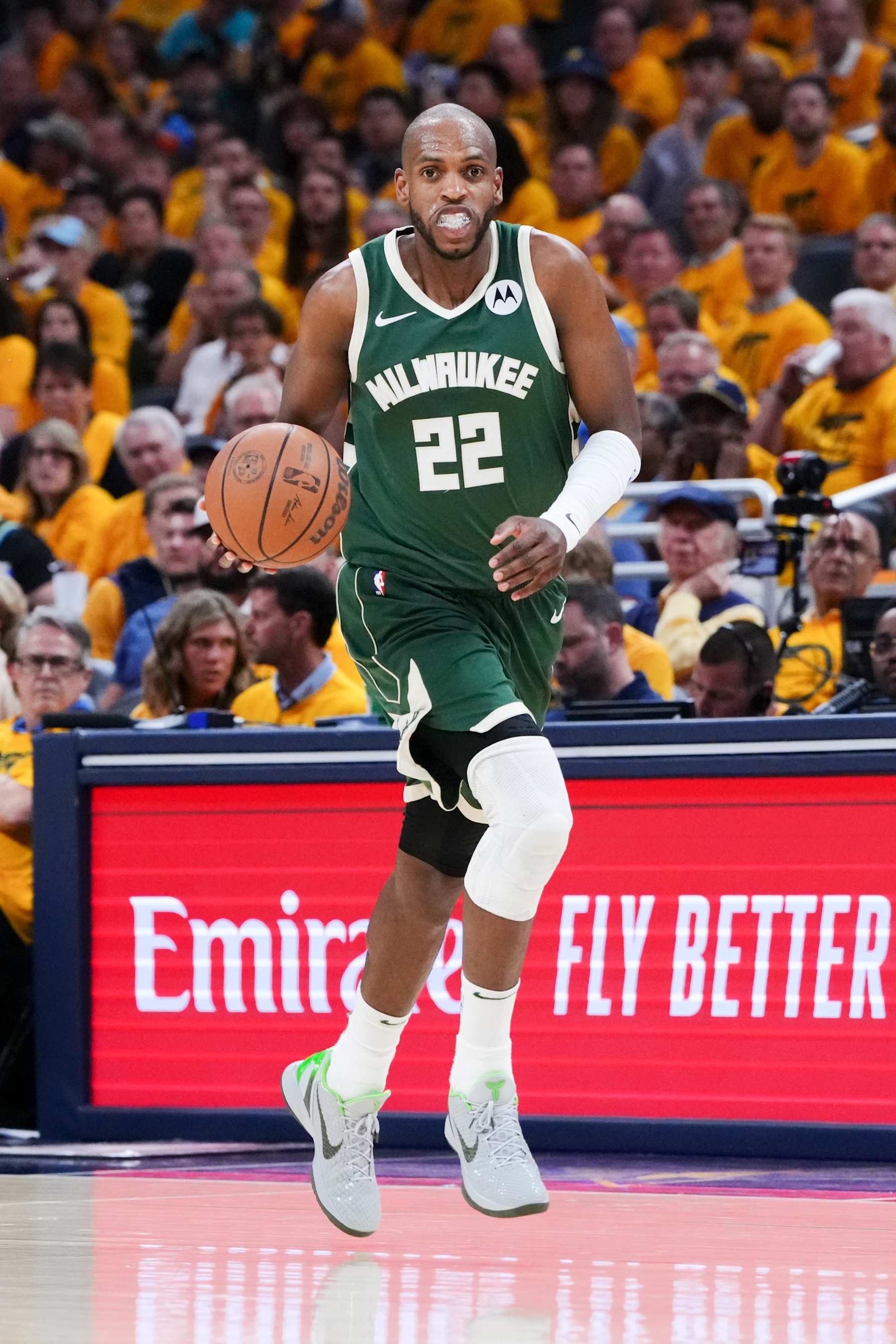 NBA Rumors Bucks' Khris Middleton to Make Season Debut vs. Celtics