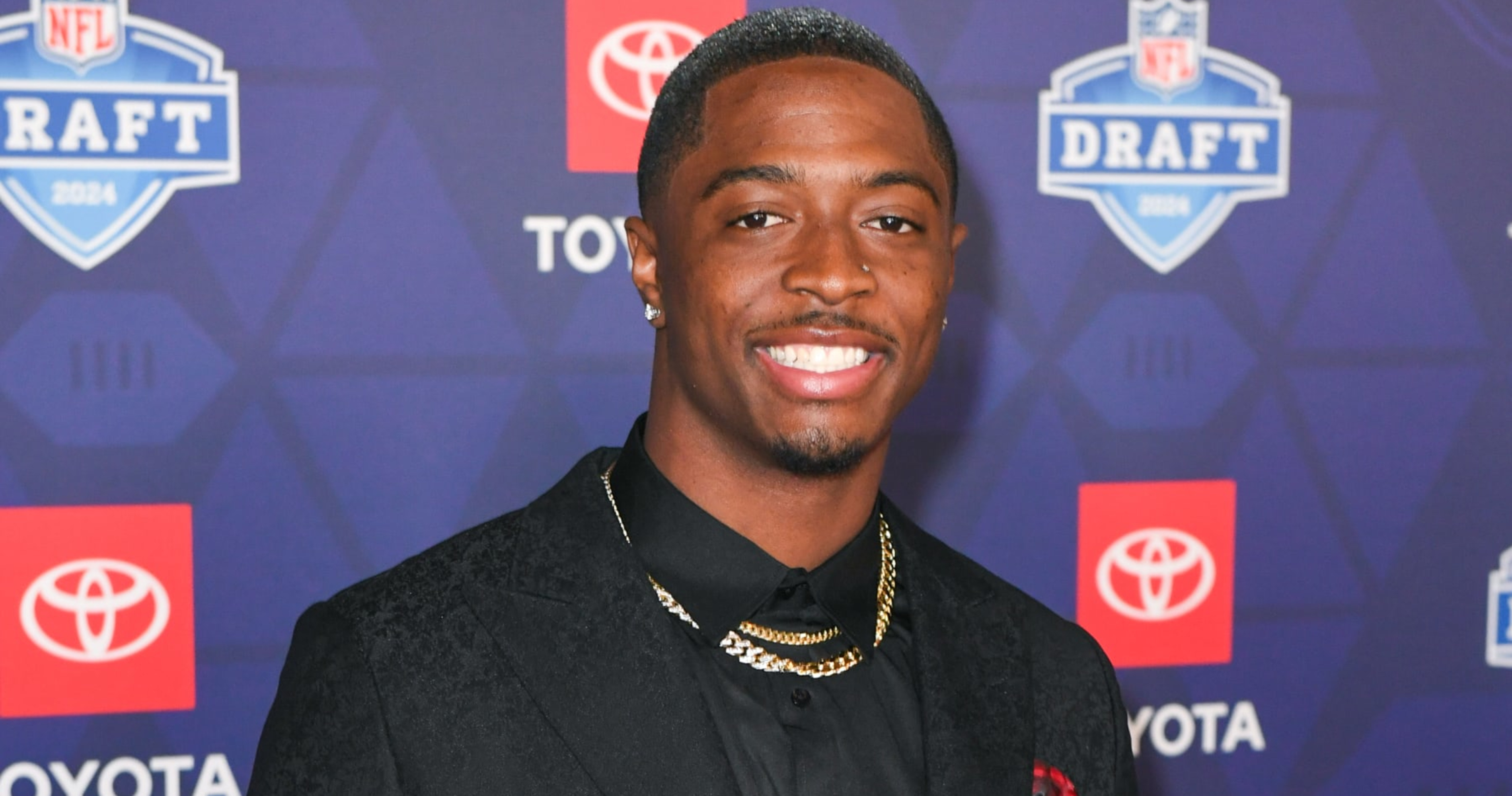 Quinyon Mitchell Electrifies Eagles Fans at No. 22, 'Heist of the' 2024 NFL Draft News, Scores