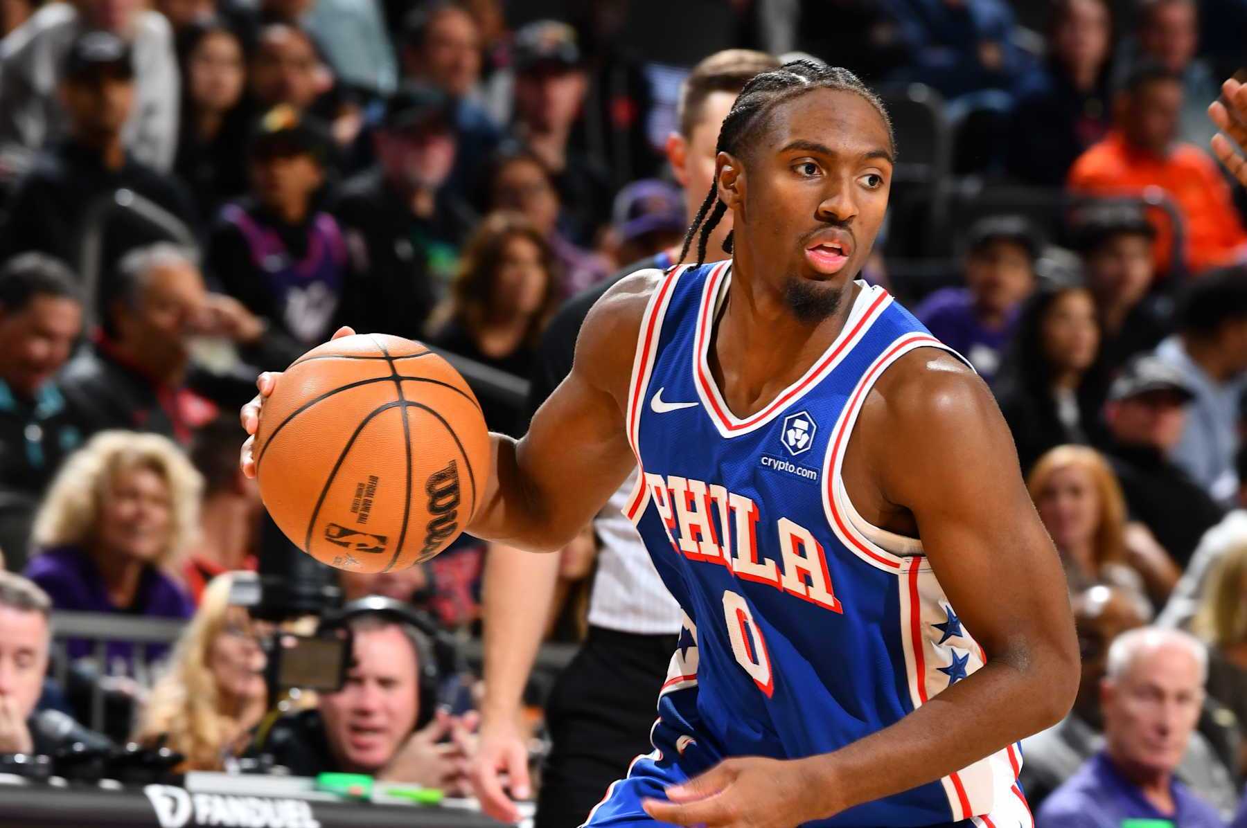 PHOENIX, AZ - NOVEMBER 4: Tyrese Maxey #0 of the Philadelphia 76ers dribbles the ball during the game against the Phoenix Suns on November 4, 2024 at Footprint Center in Phoenix, Arizona. NOTE TO USER: User expressly acknowledges and agrees that, by downloading and or using this photograph, user is consenting to the terms and conditions of the Getty Images License Agreement. Mandatory Copyright Notice: Copyright 2024 NBAE (Photo by Barry Gossage/NBAE via Getty Images)