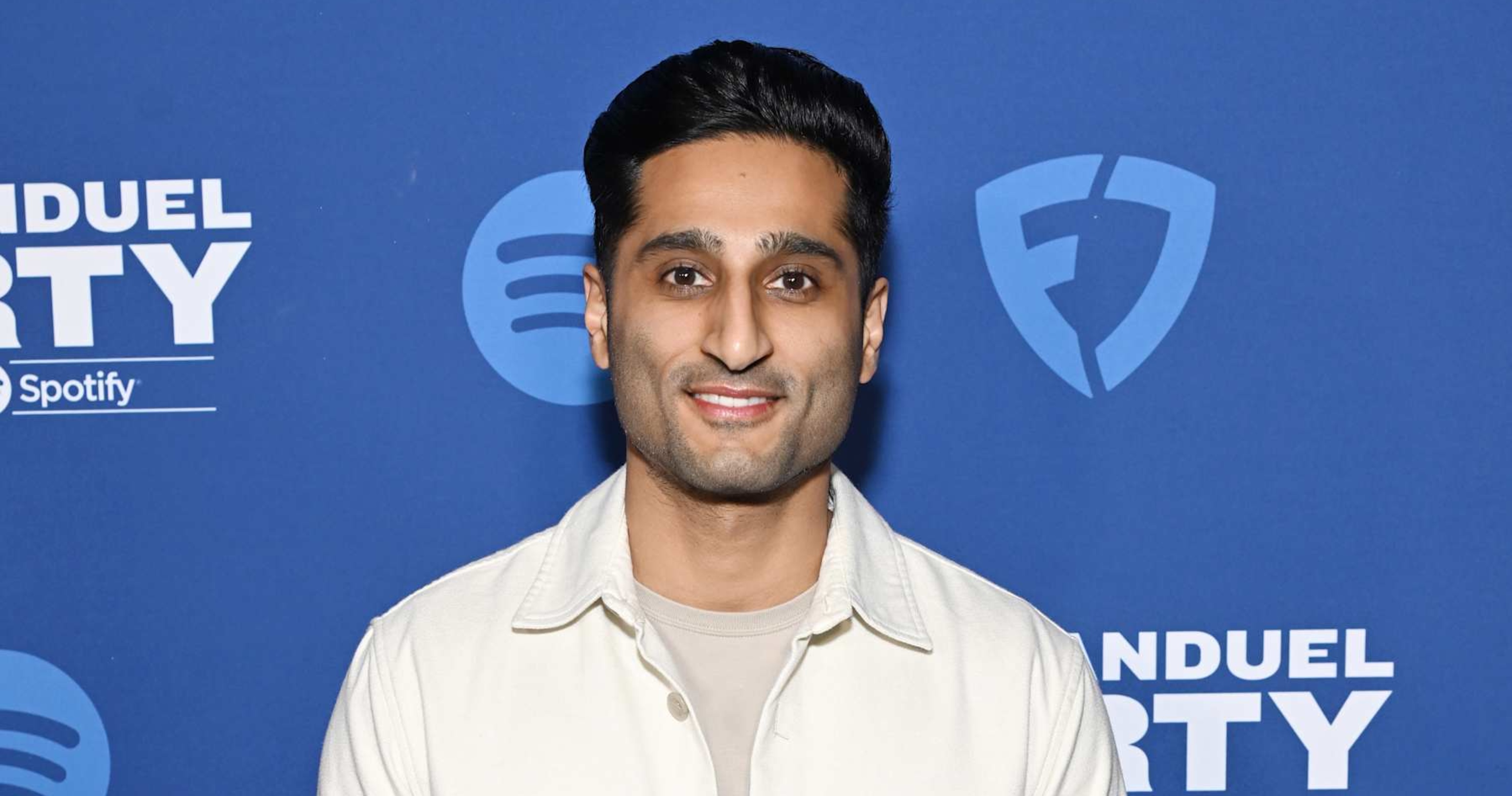 Report NBA Insider Shams Charania Leaves Stadium; Contract Expiring at