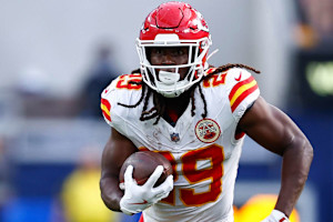Fantasy Football Week 5 Waiver Wire: Kareem Hunt and More Bye Week Replacements