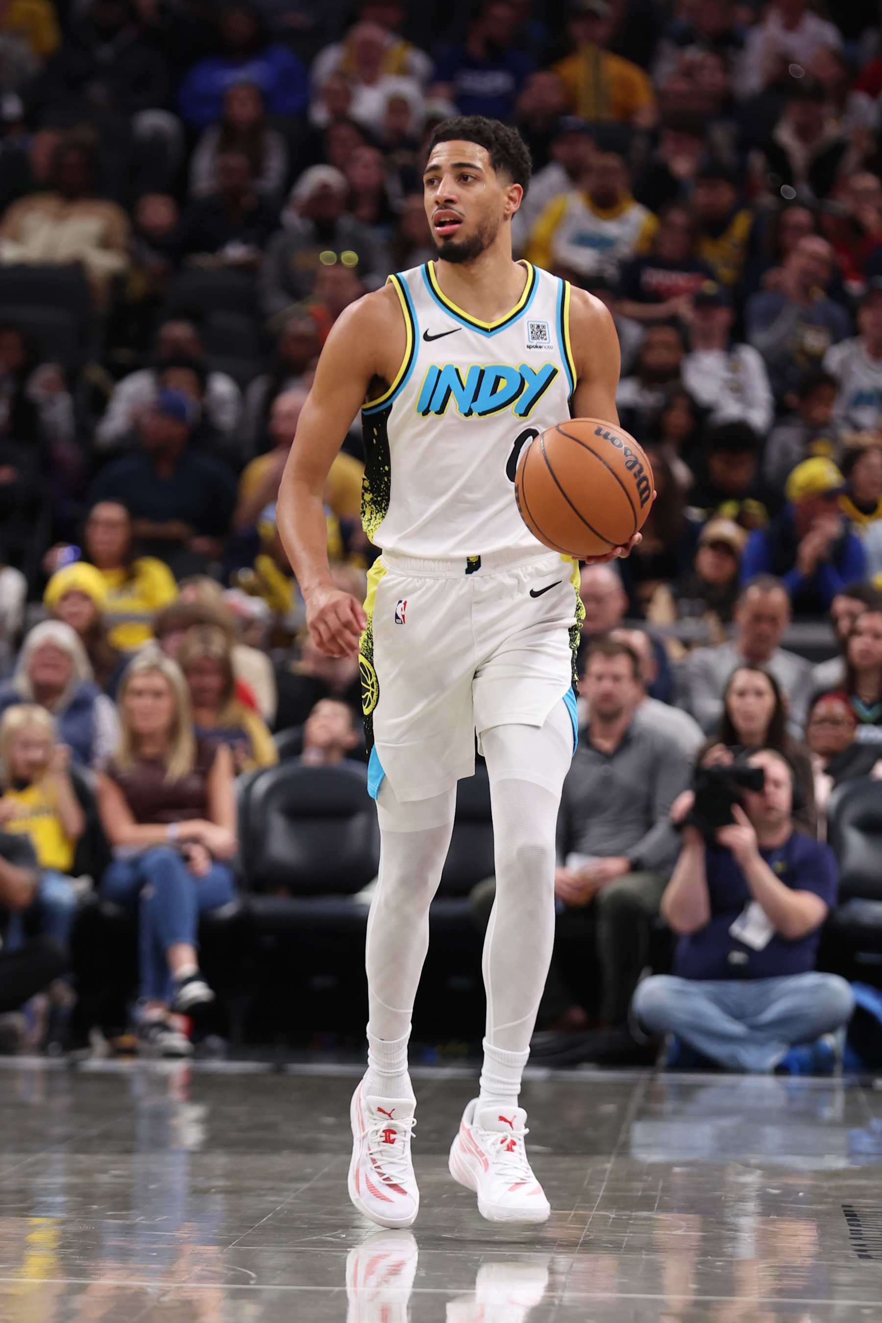 INDIANAPOLIS, IN - NOVEMBER 24: Tyrese Haliburton #0 of the Indiana Pacers dribbles the ball during the game against the Washington Wizards on November 24, 2024 at Gainbridge Fieldhouse in Indianapolis, Indiana. NOTE TO USER: User expressly acknowledges and agrees that, by downloading and or using this Photograph, user is consenting to the terms and conditions of the Getty Images License Agreement. Mandatory Copyright Notice: Copyright 2024 NBAE (Photo by Pepper Robinson/NBAE via Getty Images)