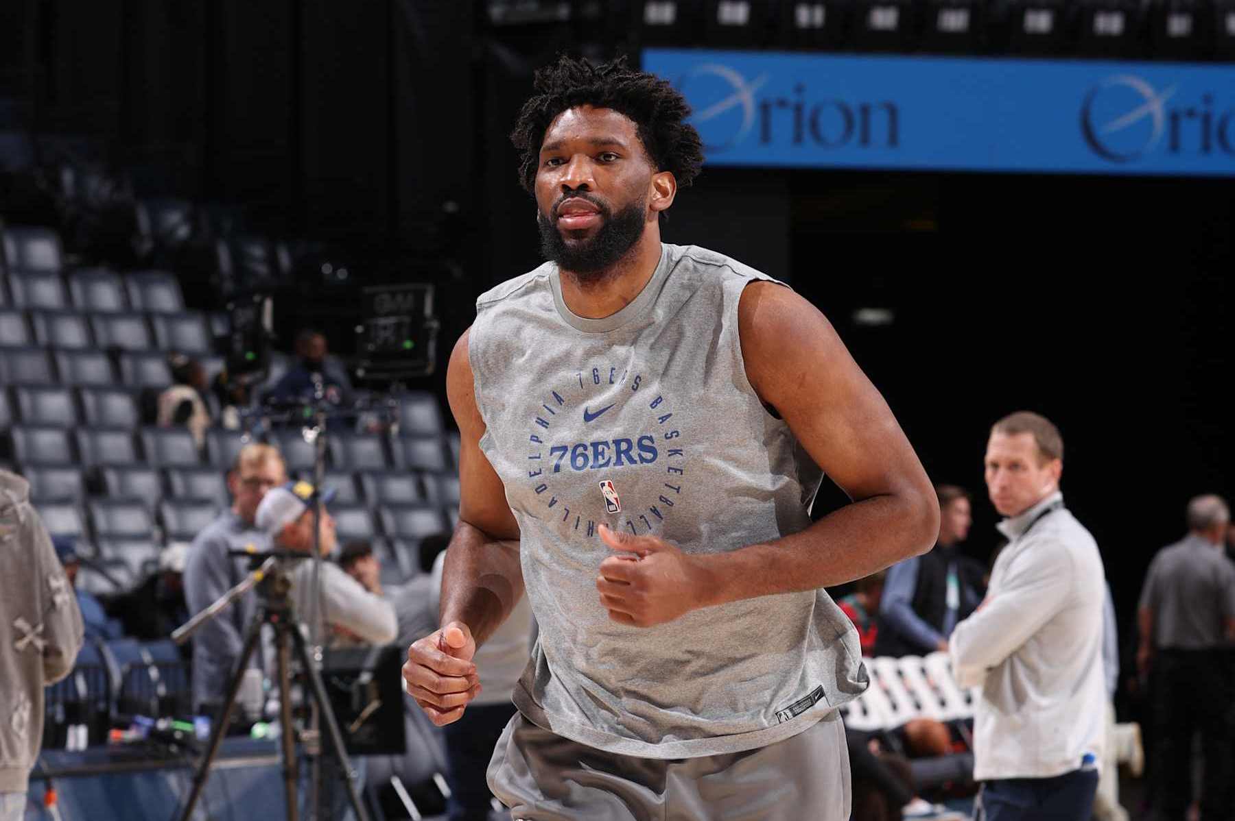 MEMPHIS, TN - NOVEMBER 22: Joel Embiid #21 of the Philadelphia 76ers warms up before the game against the Memphis Grizzlies on November 22, 2024 at FedExForum in Memphis, Tennessee. NOTE TO USER: User expressly acknowledges and agrees that, by downloading and or using this photograph, User is consenting to the terms and conditions of the Getty Images License Agreement. Mandatory Copyright Notice: Copyright 2024 NBAE (Photo by Joe Murphy/NBAE via Getty Images)