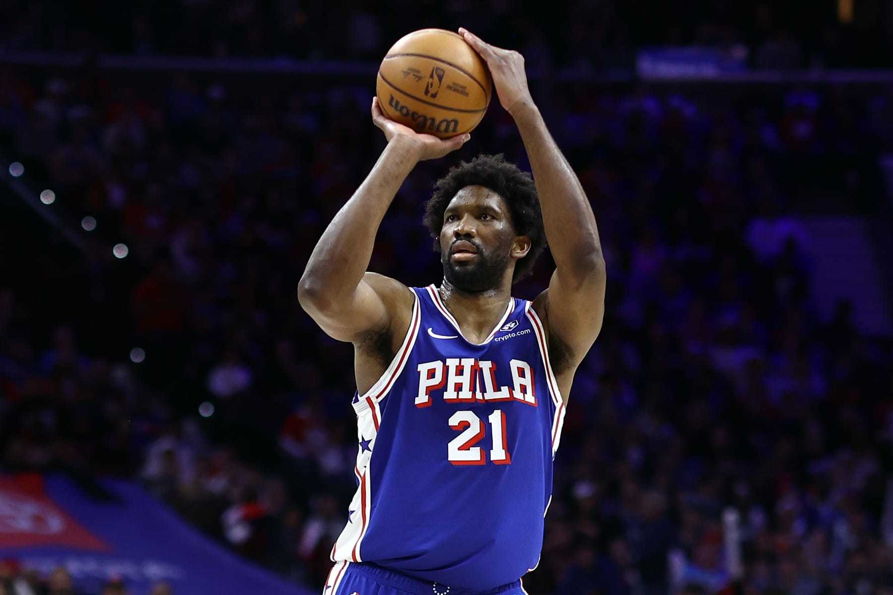 PHILADELPHIA, PENNSYLVANIA - APRIL 25: Joel Embiid #21 of the Philadelphia 76ers shoots during the third quarter against the New York Knicks during game three of the Eastern Conference First Round Playoffs at the Wells Fargo Center on April 25, 2024 in Philadelphia, Pennsylvania. NOTE TO USER: User expressly acknowledges and agrees that, by downloading and/or using this Photograph, user is consenting to the terms and conditions of the Getty Images License Agreement. (Photo by Tim Nwachukwu/Getty Images)