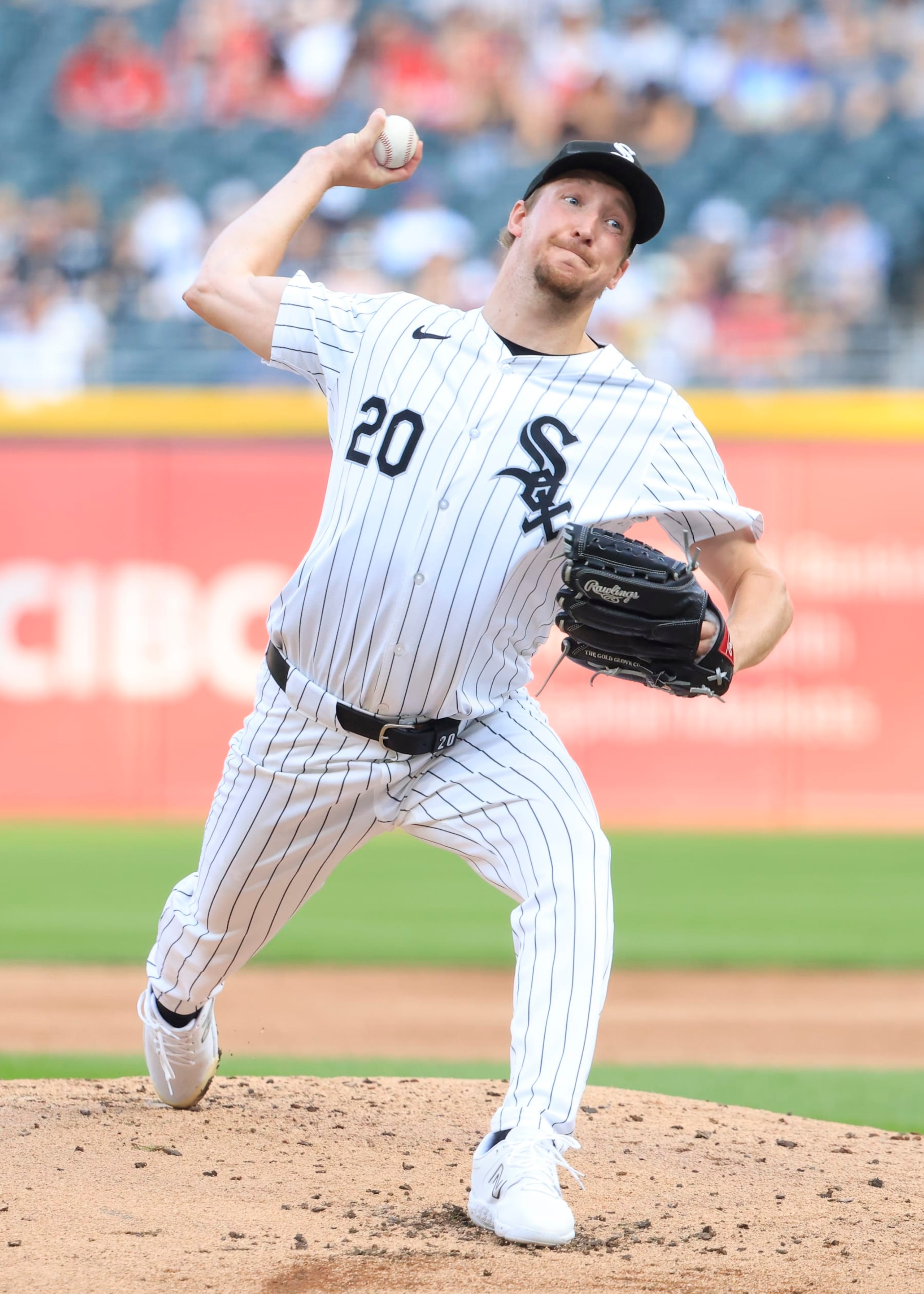 CHICAGO, ILLINOIS - JULY 27: Erick Fedde #20 of the Chicago White Sox throws a pitch during the second inning against the Seattle Mariners at Guaranteed Rate Field on July 27, 2024 in Chicago, Illinois. (Photo by Justin Casterline/Getty Images)