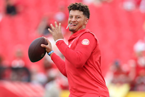 Photo: Lightning Strikes Ahead of Ravens vs. Chiefs 2024 NFL Season Opener