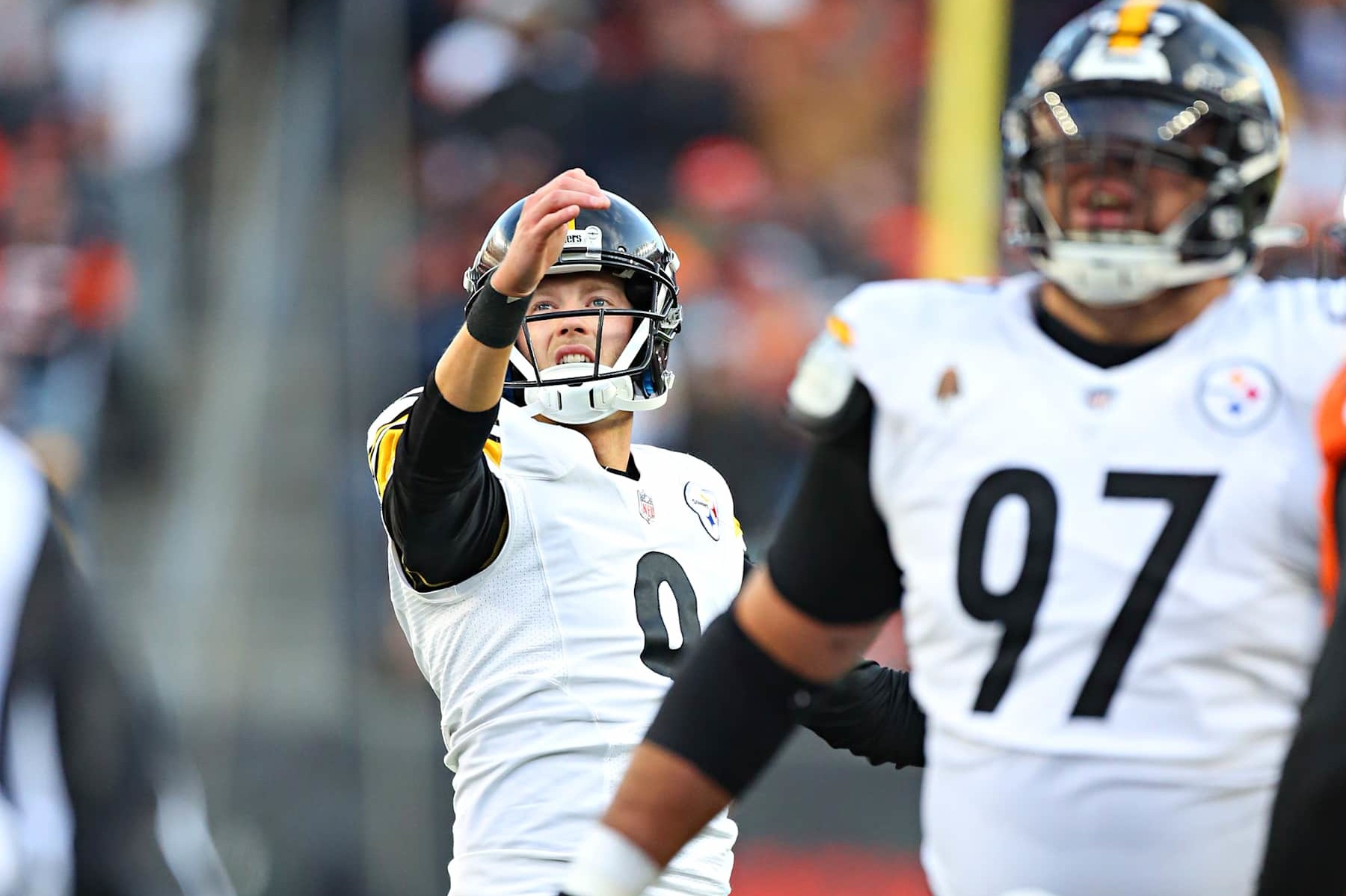 CINCINNATI, OH - DECEMBER 01 - Pittsburgh Steelers kicker Chris Boswell (9) in a game between the Pittsburgh Steelers and the Cincinnati Bengals at Paycor Stadium on Sunday, December 1, 2024. (Photo by Jeff Moreland/Icon Sportswire via Getty Images)