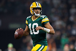 NFL Rumors: Jordan Love Has 'Real Shot' to Play for Packers vs. Vikings amid Injury