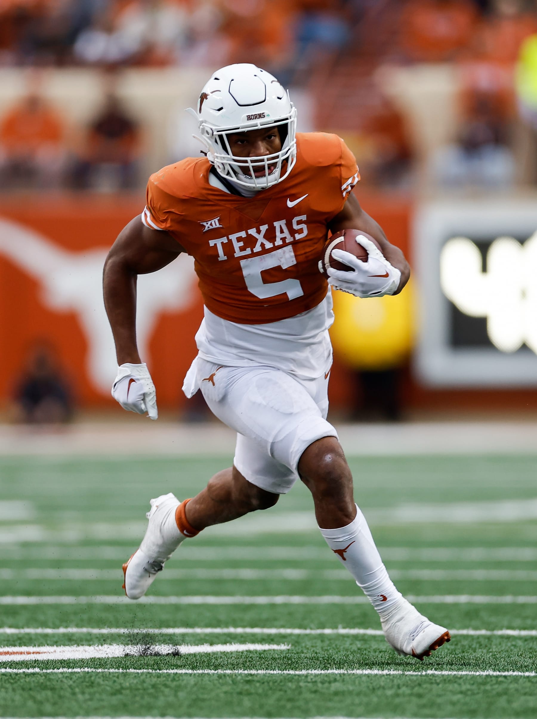 Eagles Rumors: PHI Has 'Real' Interest in Drafting Bijan Robinson with No. 10 Pick - Vimarsana News