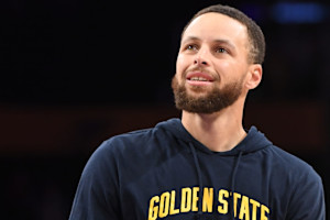 Stephen Curry, Warriors Agree to 1-Year, $62.6M Contract Extension Through 2026-27