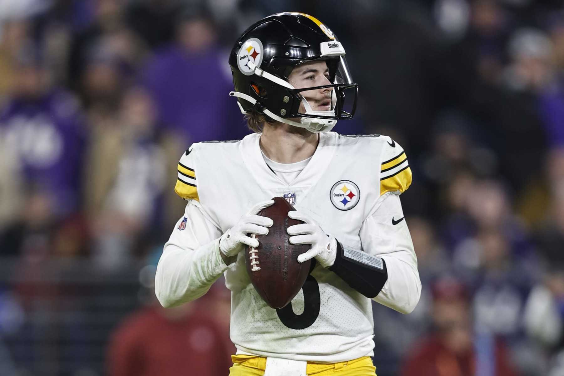 BALTIMORE, MARYLAND - JANUARY 01: Kenny Pickett #8 of the Pittsburgh Steelers drops back to pass during an NFL football game between the Baltimore Ravens and the Pittsburgh Steelers at M&T Bank Stadium on January 01, 2023 in Baltimore, Maryland. (Photo by Michael Owens/Getty Images)