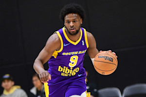 Bronny James Thrills NBA Fans with 30 Points Despite G League Lakers' Loss to Suns