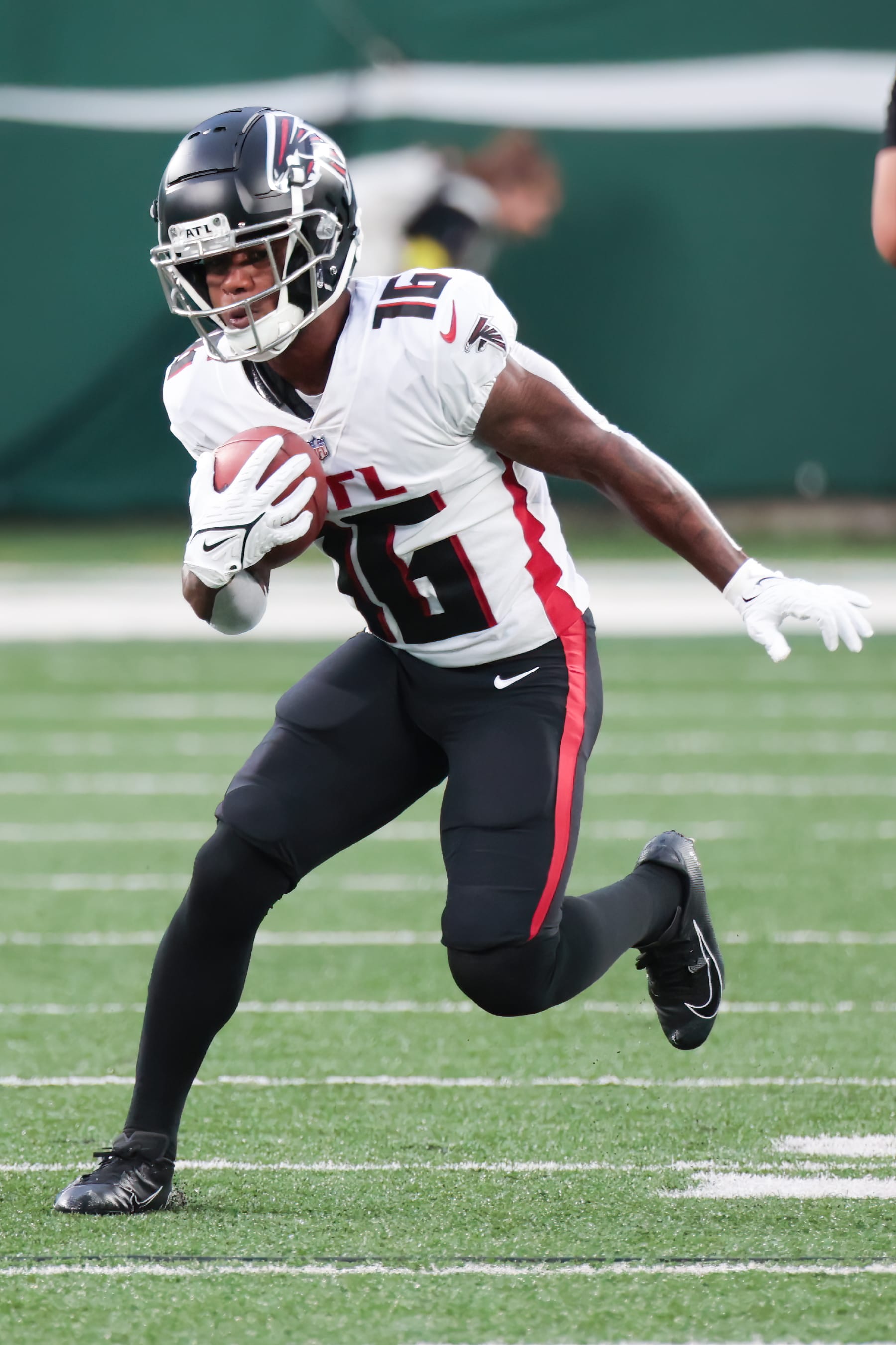 Falcons' Cameron Batson Arrested After Allegedly Fighting Cop Following Traffic Stop - Vimarsana News