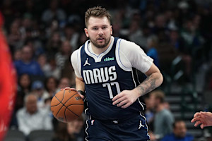Luka Dončić's Group Text to Mavericks After Anthony Davis, Lakers Trade Revealed
