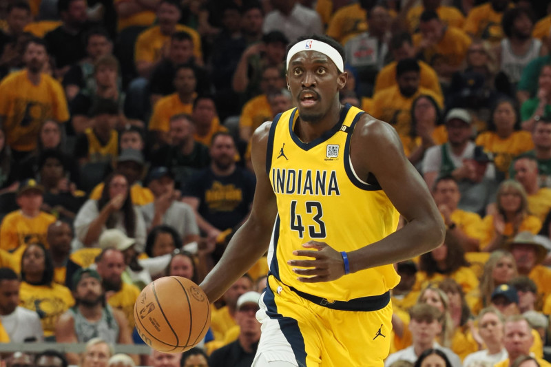 INDIANAPOLIS, IN - MAY 25: Pascal Siakam #43 of the Indiana Pacers dribbles the ball during the game against the Boston Celtics during Game 3 of the Eastern Conference Finals on May 25, 2024 at Gainbridge Fieldhouse in Indianapolis, Indiana. NOTE TO USER: User expressly acknowledges and agrees that, by downloading and or using this Photograph, user is consenting to the terms and conditions of the Getty Images License Agreement. Mandatory Copyright Notice: Copyright 2024 NBAE (Photo by Ron Hoskins/NBAE via Getty Images)