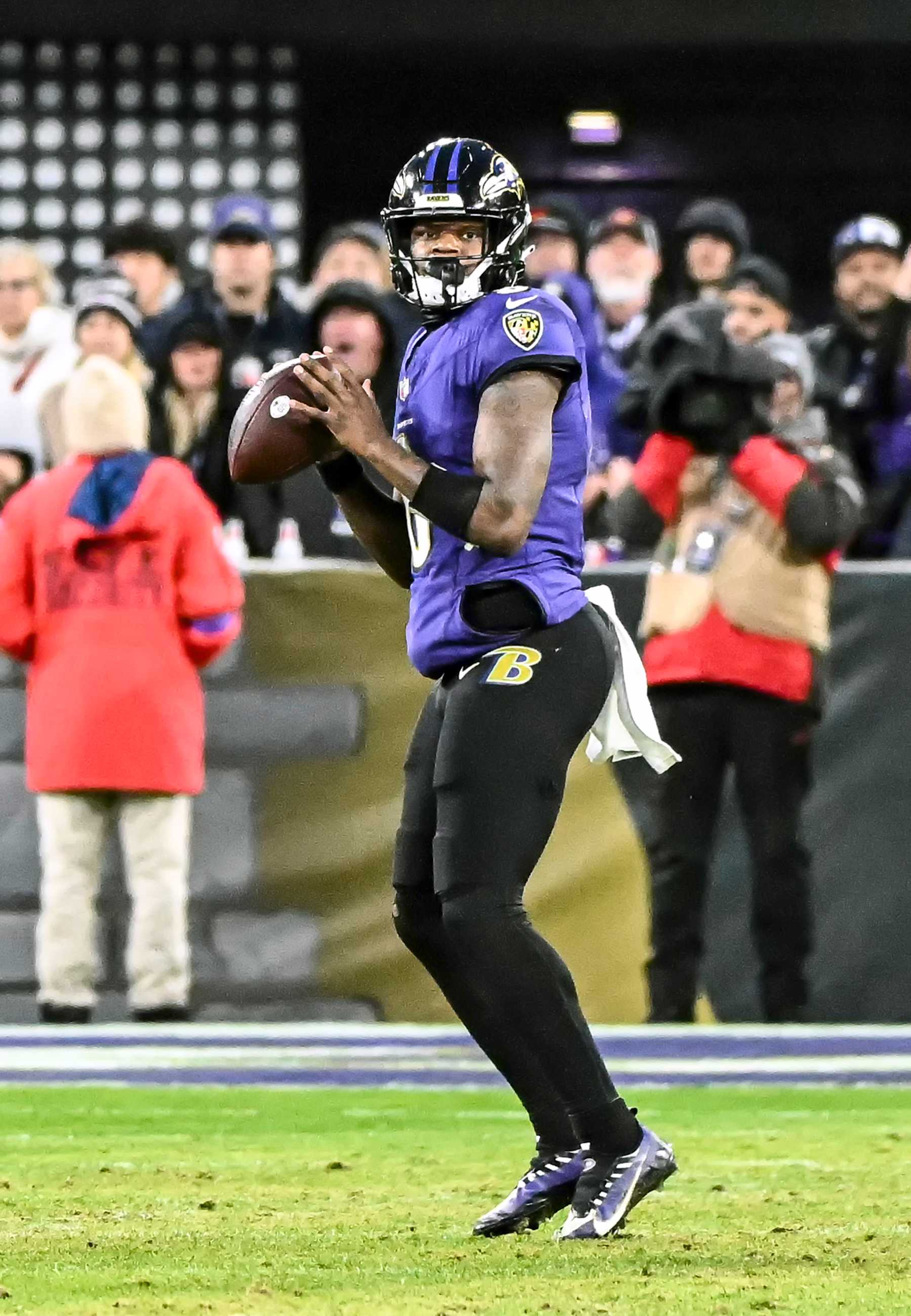 BALTIMORE, MD - JANUARY 28:  Baltimore Ravens quarterback Lamar Jackson (8) in toddle throughout the Kansas City Chiefs sport versus the Baltimore Ravens in the AFC Championship Game on January 28, 2024 at M&T Financial institution Stadium in Baltimore, MD.  (Photo by Be conscious Goldman/Icon Sportswire through Getty Photos)