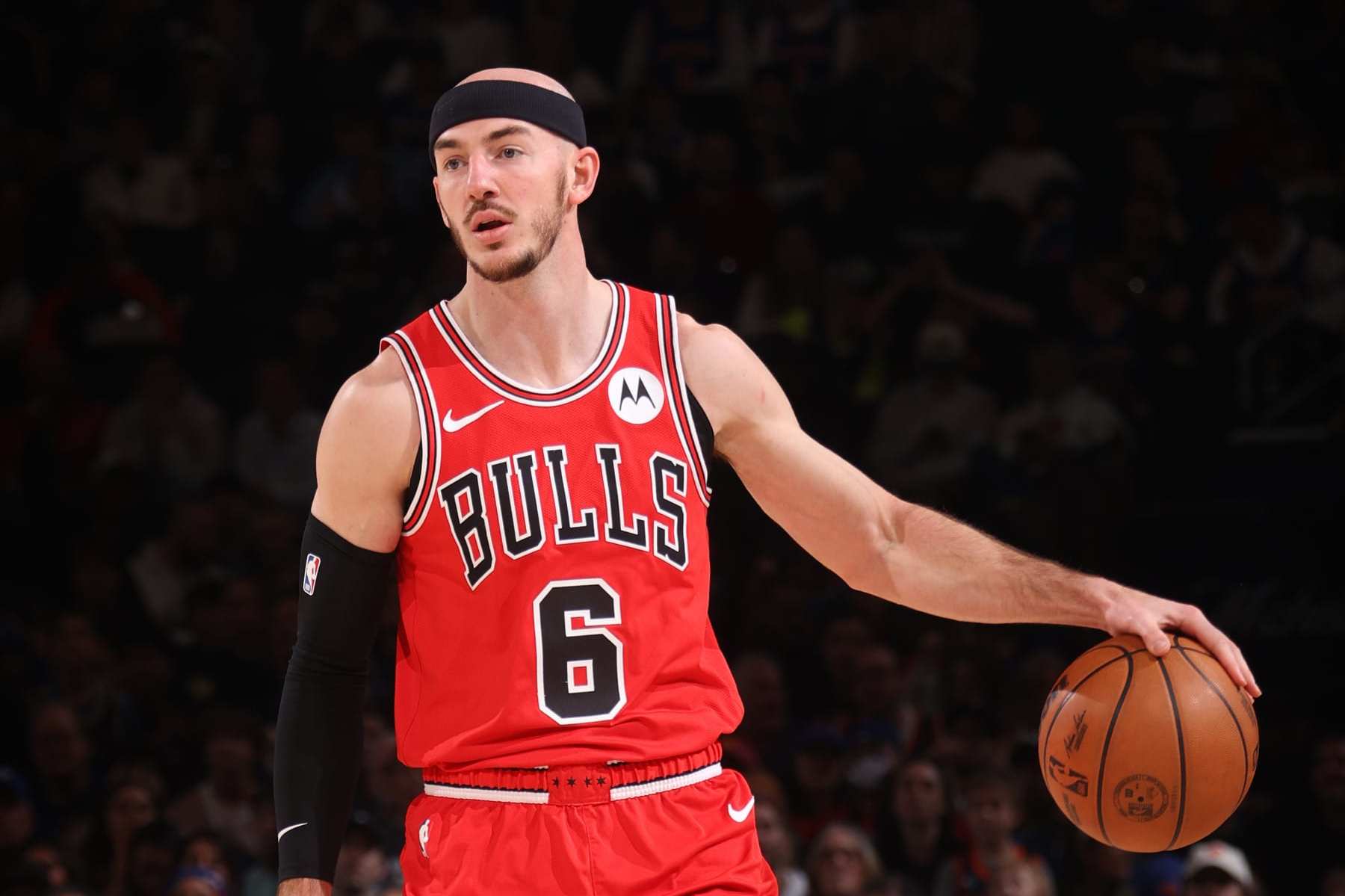 NEW YORK, NY - APRIL 14:  Alex Caruso #6 of the Chicago Bulls dribbles the ball during the game against the New York Knicks on April 14, 2024 at Madison Square Garden in New York City, New York.  NOTE TO USER: User expressly acknowledges and agrees that, by downloading and or using this photograph, User is consenting to the terms and conditions of the Getty Images License Agreement. Mandatory Copyright Notice: Copyright 2024 NBAE  (Photo by Nathaniel S. Butler/NBAE via Getty Images)