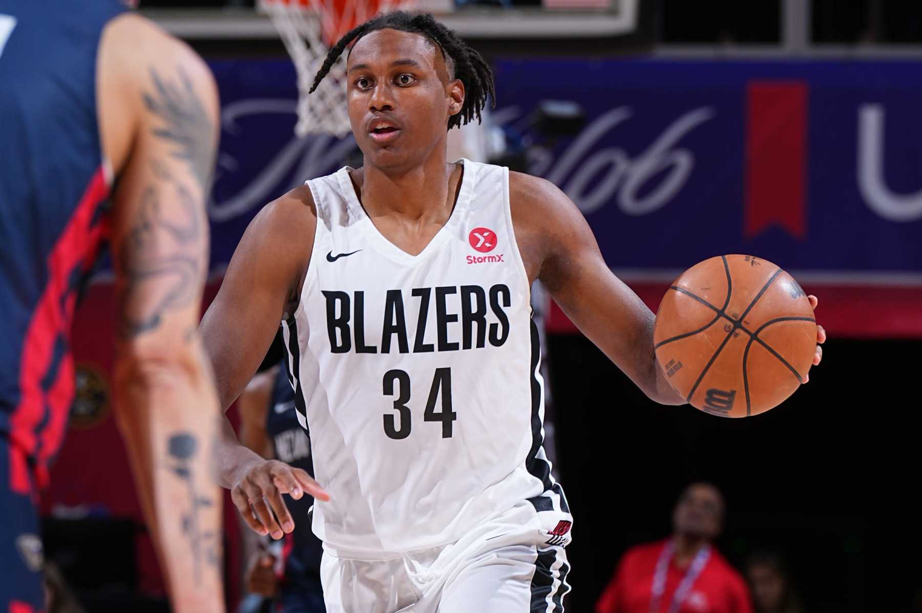 Kenneth Lofton Jr. #6 of the Memphis Grizzlies shoots the ball during  News Photo - Getty Images