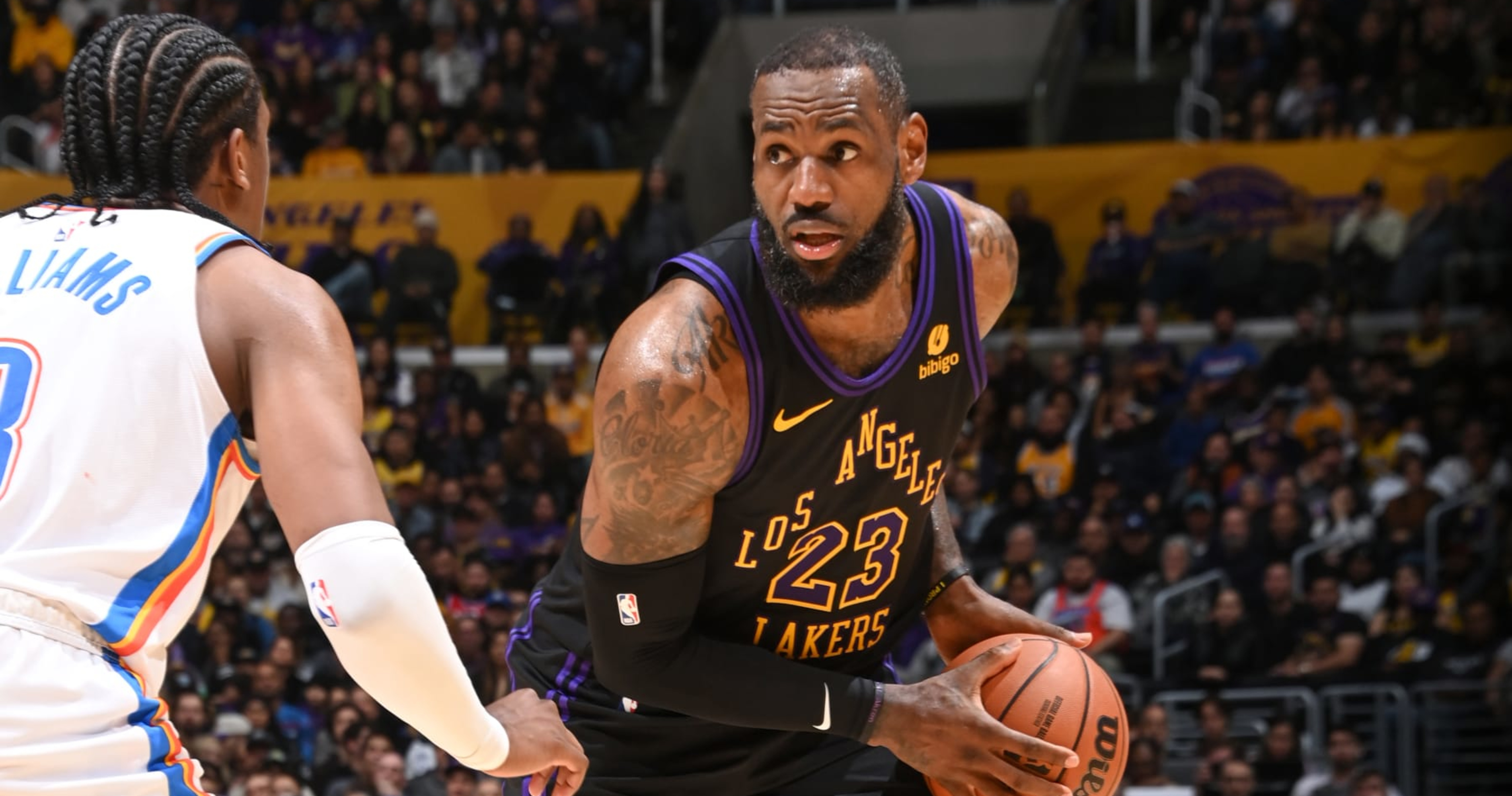 Lakers' LeBron James, Anthony Davis Hyped by Fans 