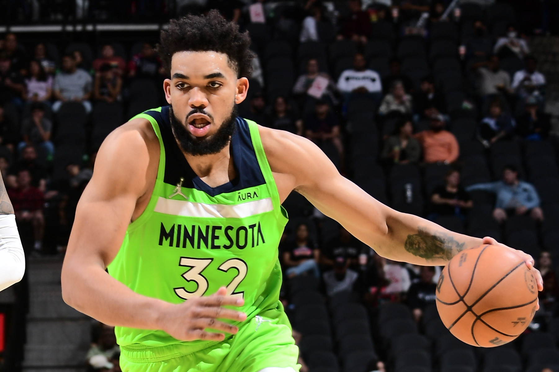 Karl-Anthony Towns Scores a Franchise-Record 60 points in Timberwolves' win over Spurs thumbnail