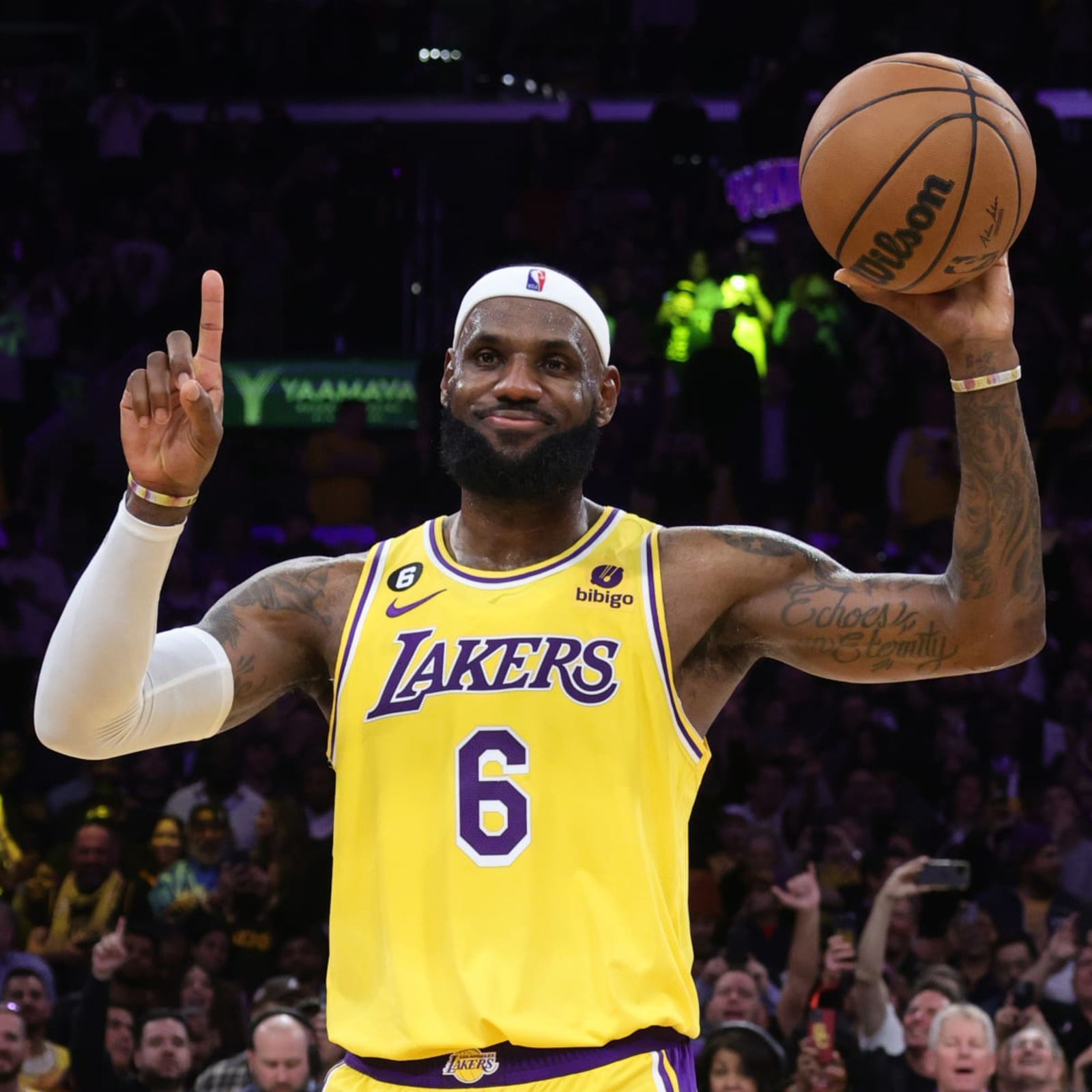 LeBron James 👑 on Instagram: “Predict the Lakers 2019-20 record 💜💛”