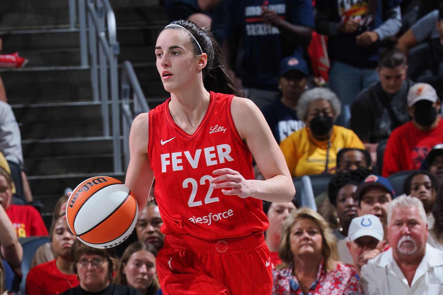 Caitlin Clark Dazzles WNBA Fans with 26 Points, 12 Assists as Fever Beat  Dream in OT