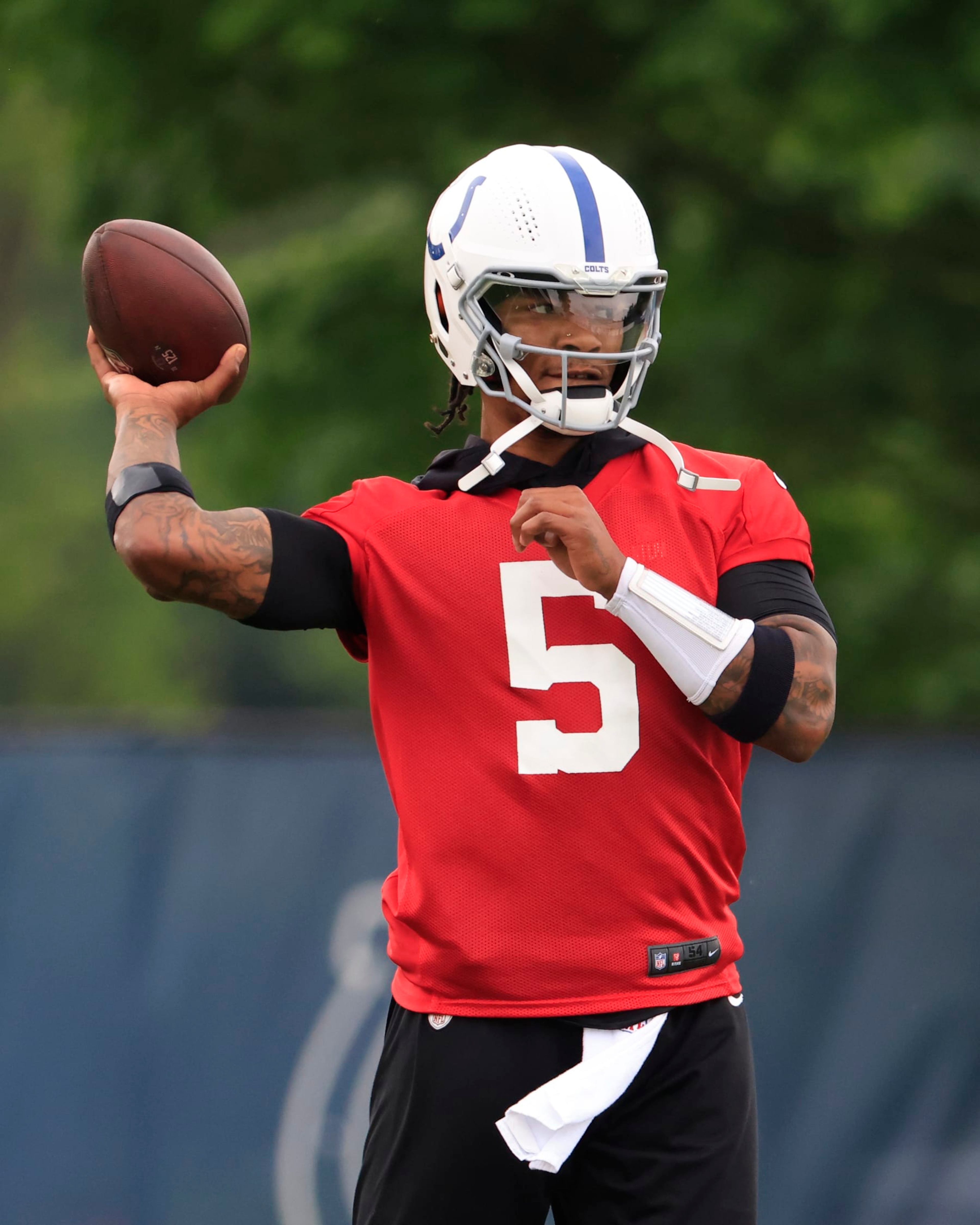 INDIANAPOLIS, INDIANA - JUNE 05: Anthony Richardson #5 of the Indianapolis Colts runs a drill during OTA Offseason workouts at the Indiana Farm Bureau Football Center at Lucas Oil Stadium on June 5, 2024 in Indianapolis, Indiana. (Photo by Justin Casterline/Getty Images)