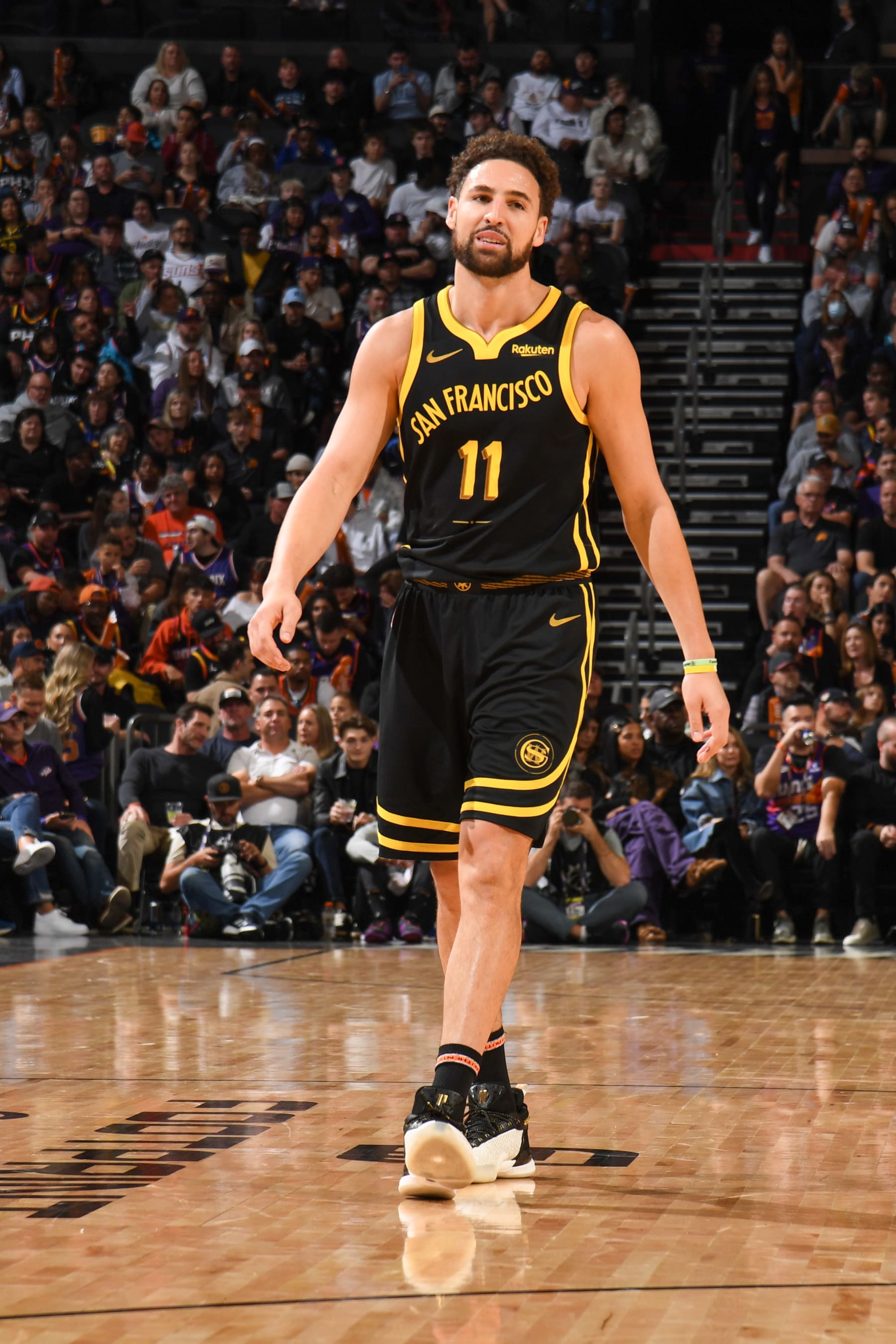 Klay Thompson Rumors Warriors Contract Talks 'Weighing' on Star Amid