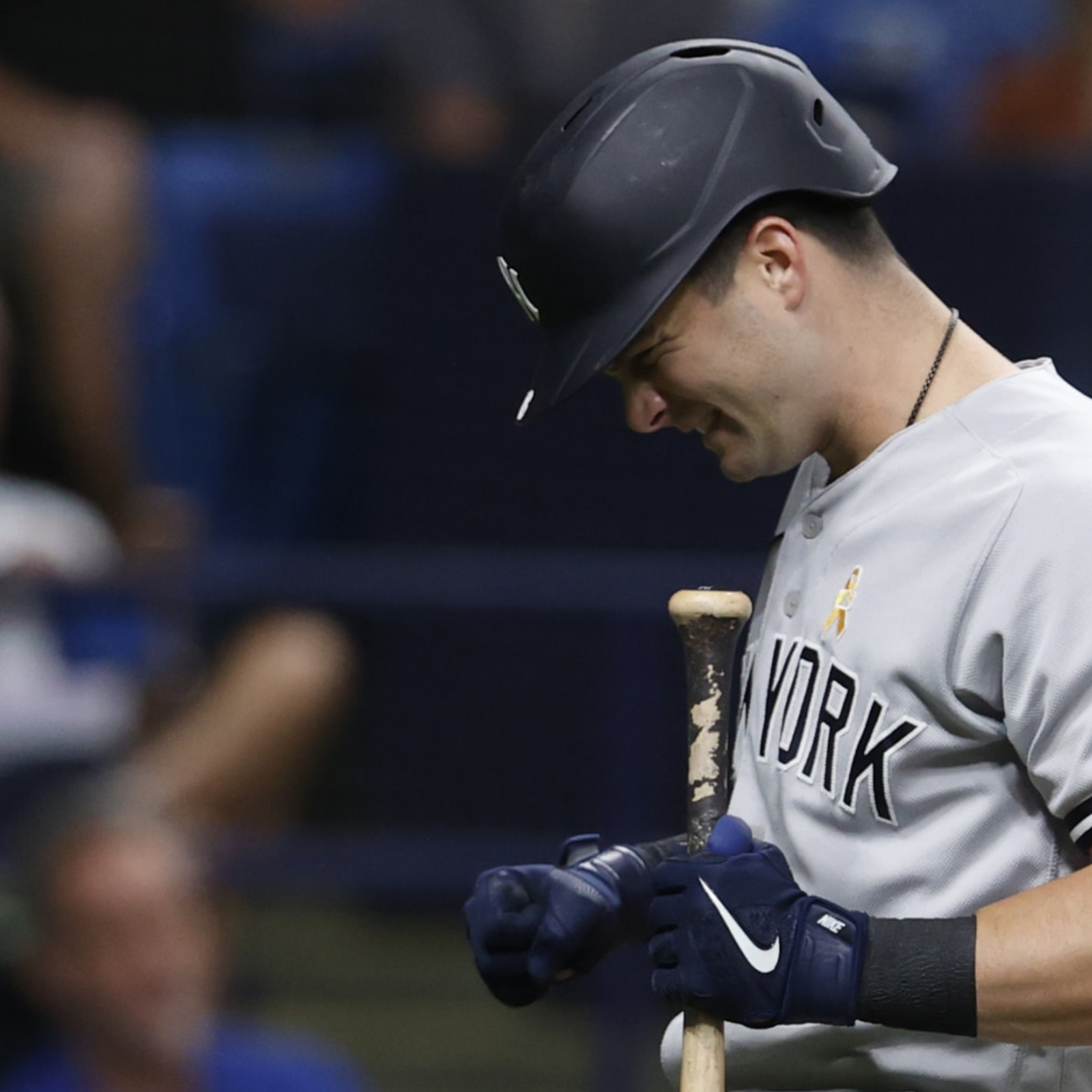 Yankees' Andrew Benintendi exits with wrist injury, X-rays negative