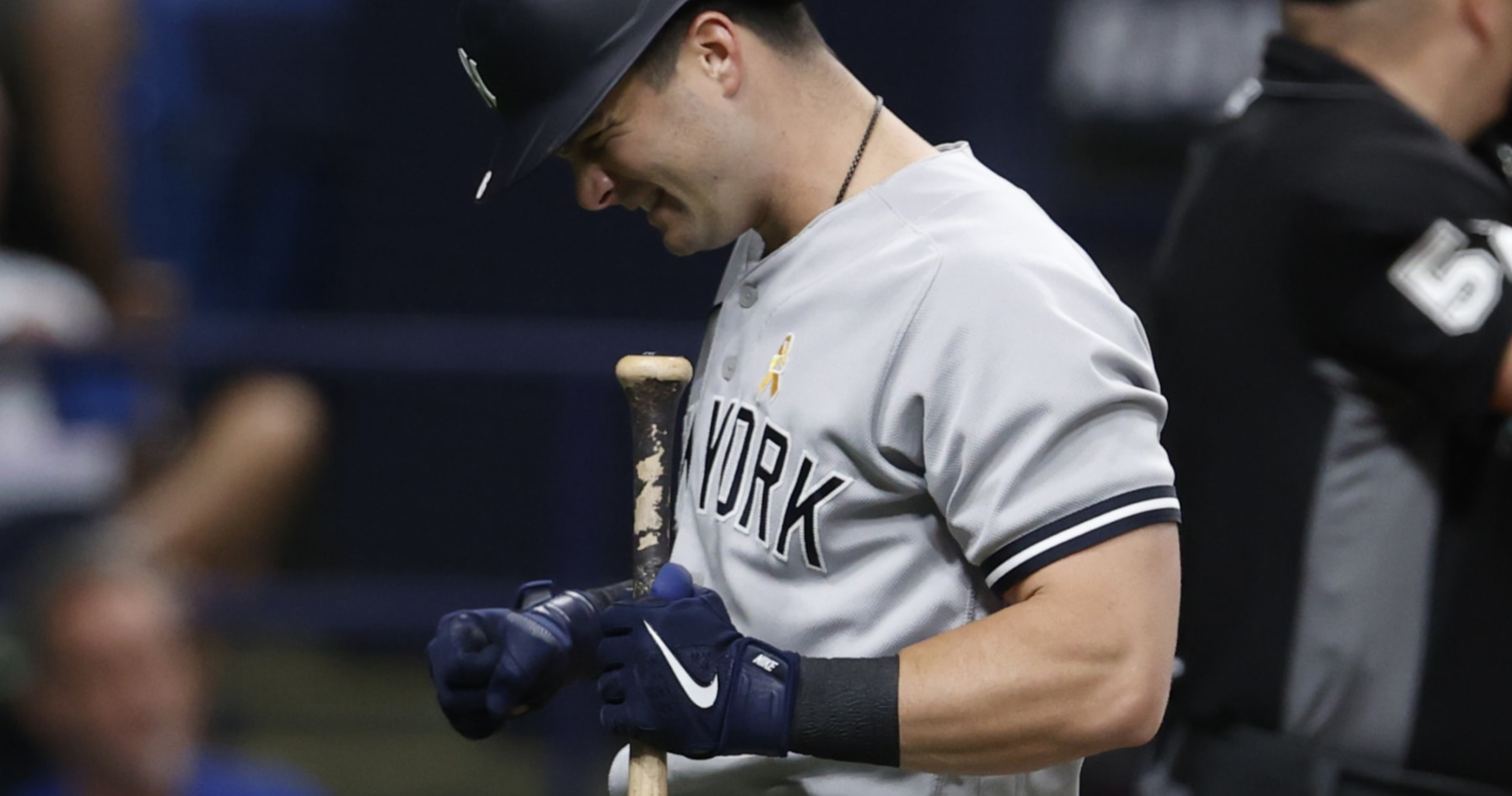 Yankees' Andrew Benintendi to Undergo Surgery on Broken Wrist