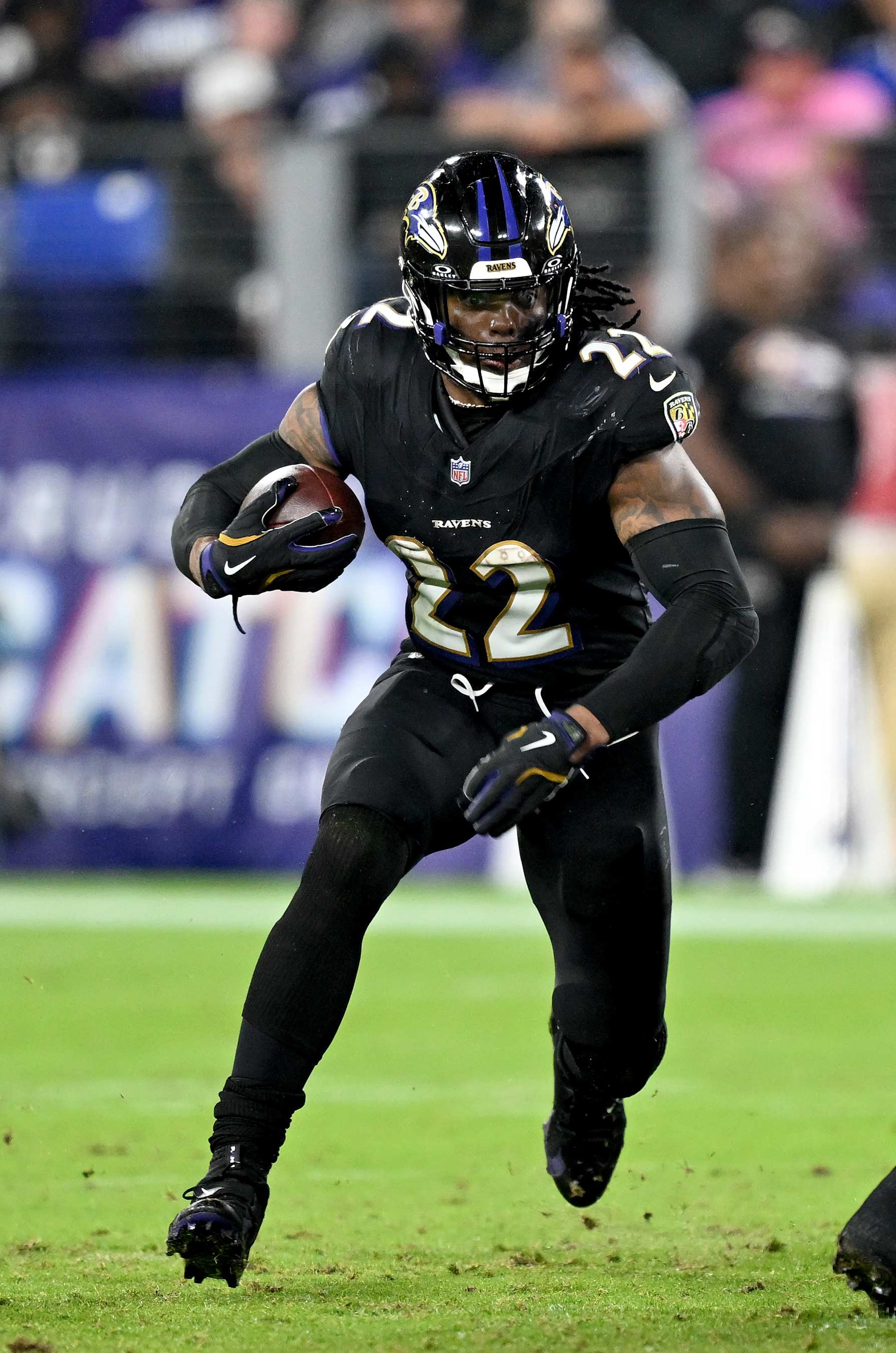 BALTIMORE, MARYLAND - SEPTEMBER 29: Derrick Henry #22 of the Baltimore Ravens rushes the ball against the Buffalo Bills at M&T Bank Stadium on September 29, 2024 in Baltimore, Maryland. (Photo by G Fiume/Getty Images)