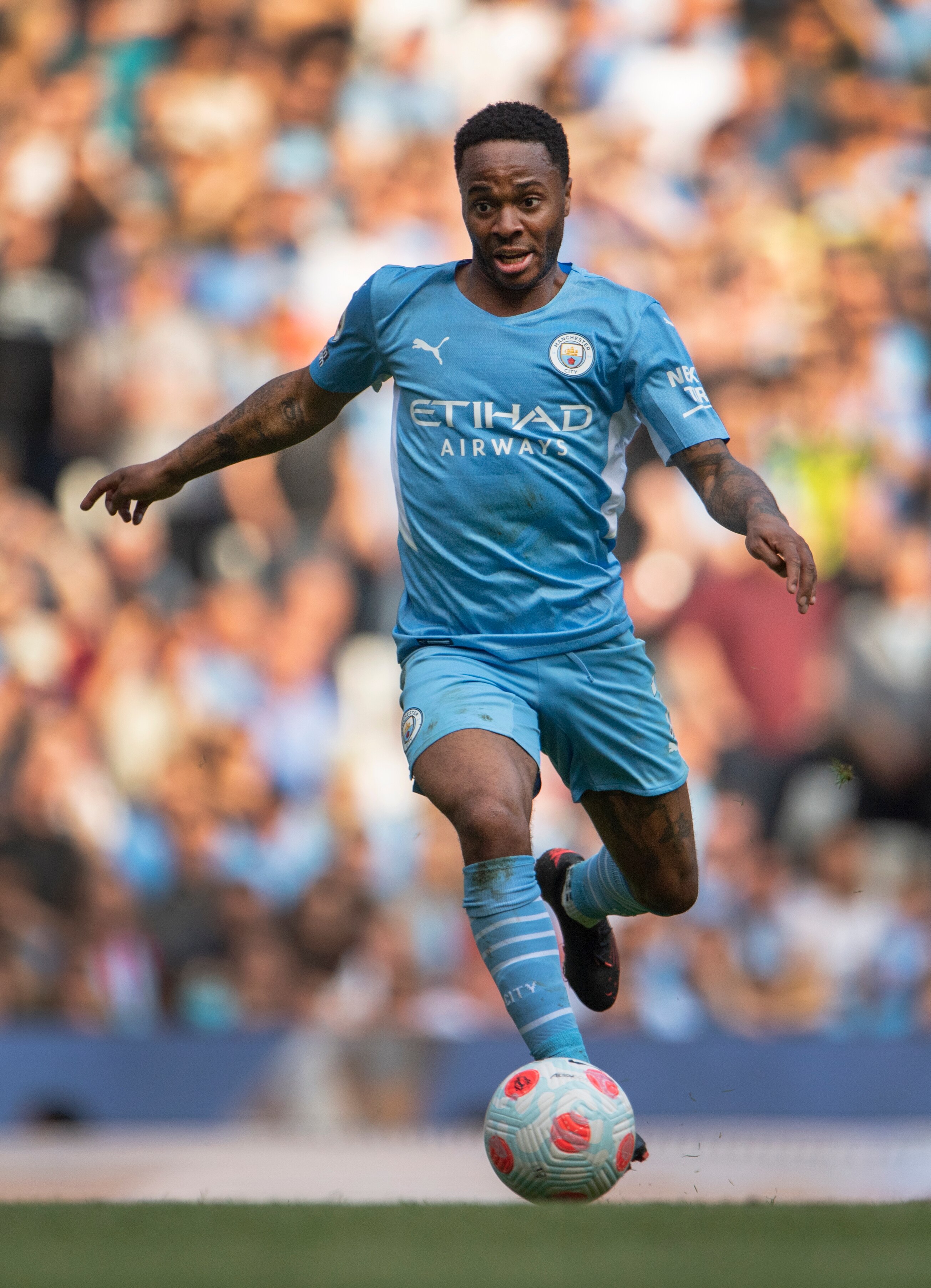 Report: Raheem Sterling Transfers from Manchester City to Chelsea in $66M Deal - Vimarsana News