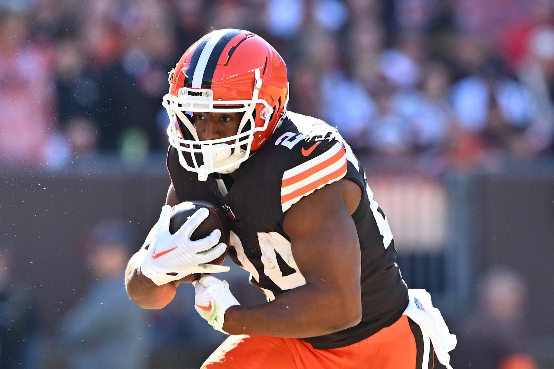 CLEVELAND, OHIO - OCTOBER 20: Nick Chubb #24 of the Cleveland Browns runs the ball up the field in the first quarter of a game against the Cincinnati Bengals at Huntington Bank Field on October 20, 2024 in Cleveland, Ohio. (Photo by Jason Miller/Getty Images)