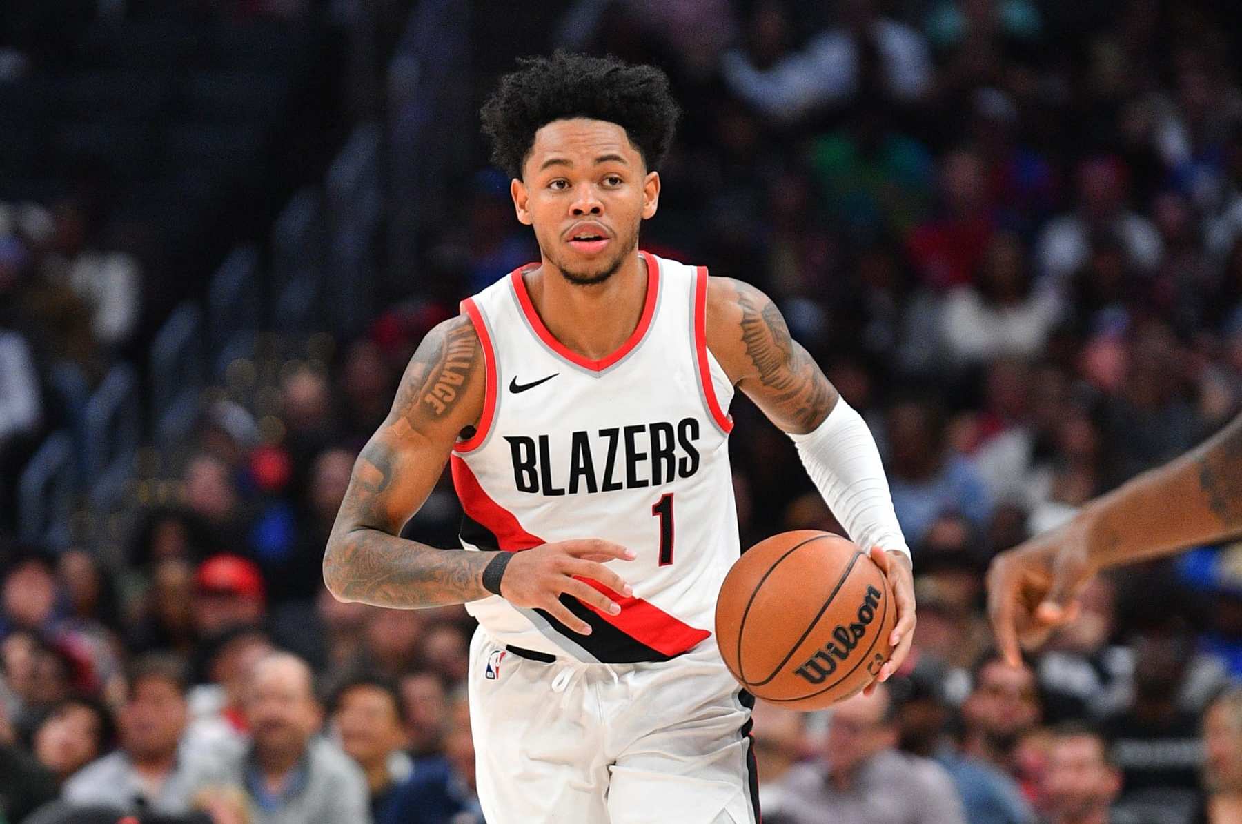 LOS ANGELES, CA - OCTOBER 25: Portland Trail Blazers guard Anfernee Simons (1) dribbles up the court during a NBA  game between the Denver Nuggets and the Portland Trail Blazers on October 25, 2023 at Crypto.com Arena in Los Angeles, CA. (Photo by Brian Rothmuller/Icon Sportswire via Getty Images)