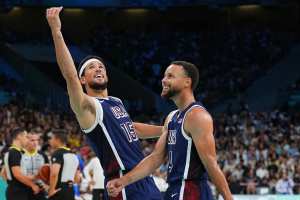 Devin Booker: Steph Curry the 'Best Shooter to Ever Live' After Heroics in USA's Win