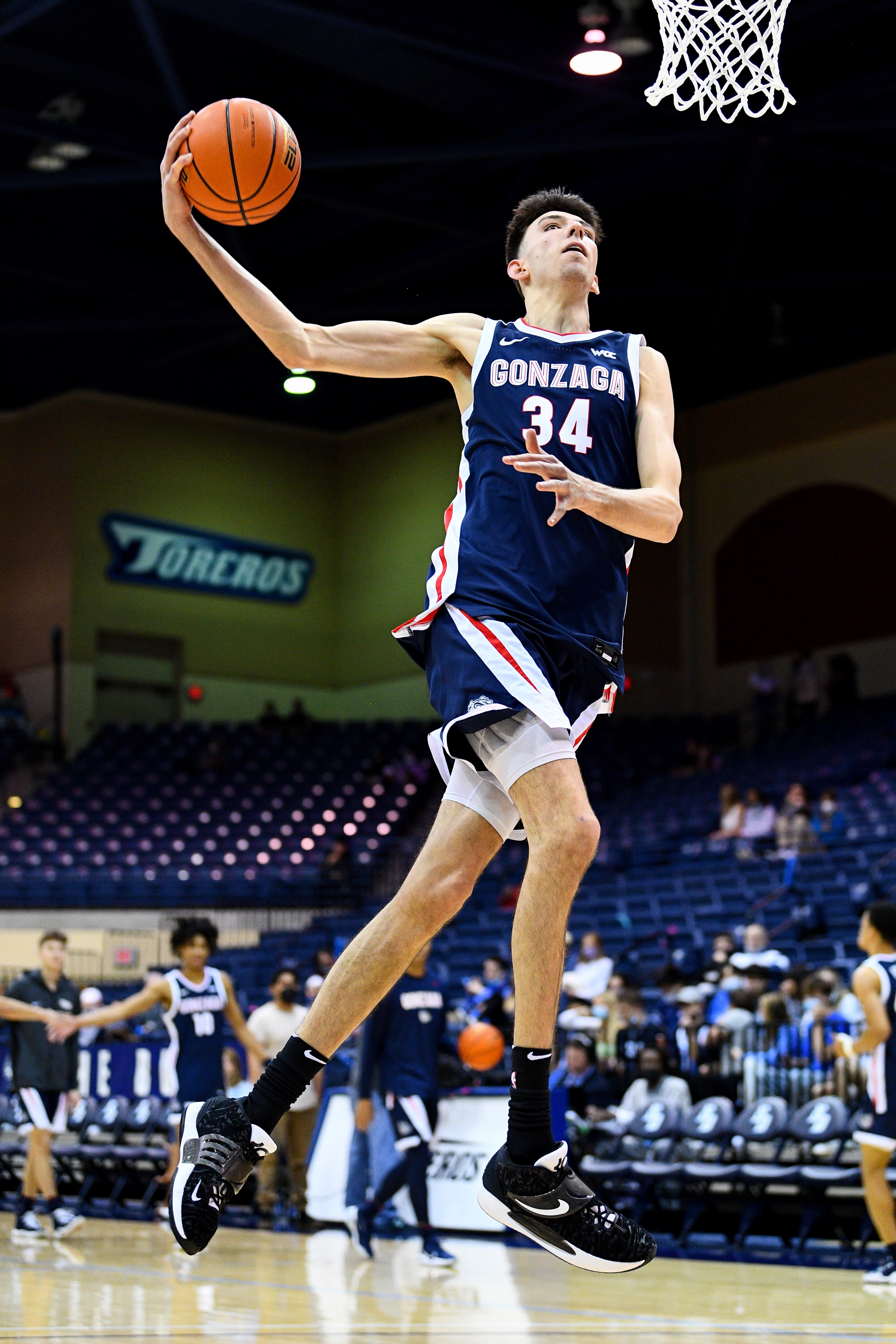 Gonzaga's Chet Holmgren Declares for 2022 NBA Draft; Potential No. 1