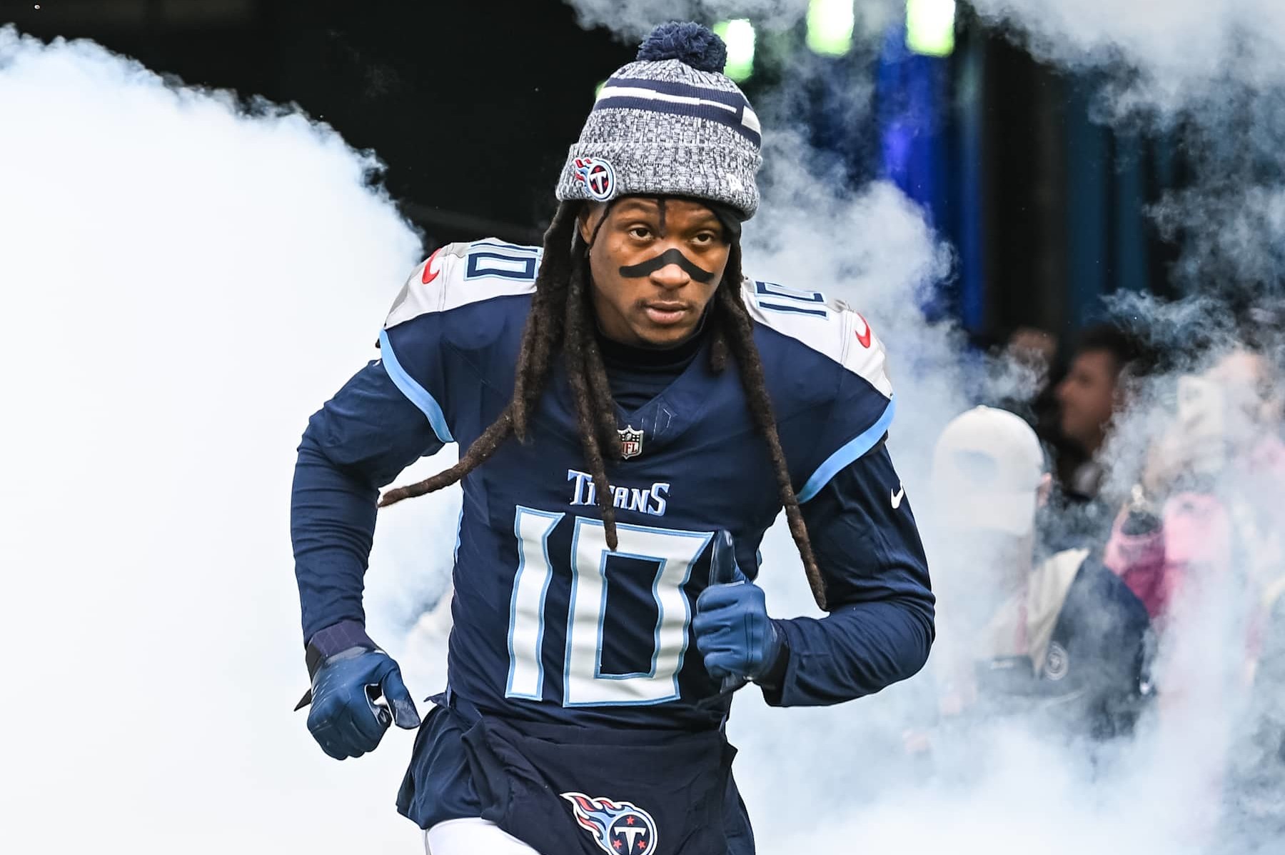 NASHVILLE, TN - JANUARY 07: Tennessee Titans wide receiver DeAndre Hopkins (10) takes the field before the NFL game between the Tennessee Titans and the Jacksonville Jaguars on January 7, 2024, at Nissan Stadium in Nashville, TN. (Photo by Bryan Lynn/Icon Sportswire via Getty Images)