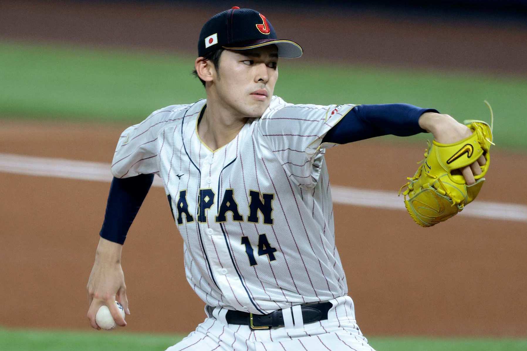 MIAMI, FL - MARCH 20: Roki Sasaki #14 of Team Japan pitches during the 2023 World Baseball Classic Semifinal game against Team Mexico at loanDepot Park on March 20, 2023 in Miami, Florida. (Photo by Christopher Pasatieri/Getty Images)