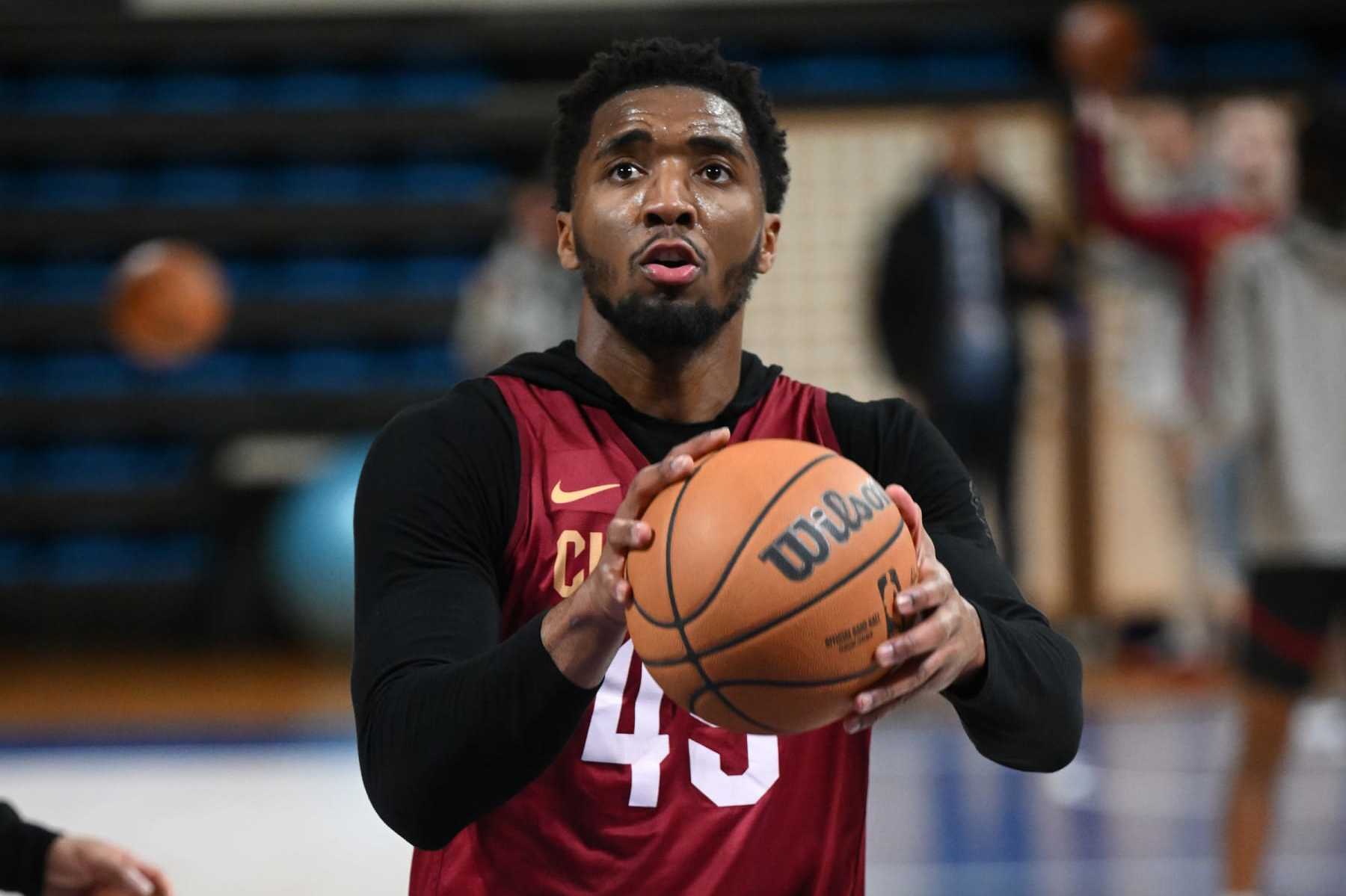 PARIS, FRANCE - JANUARY 09: Donovan Mitchell #45 of the Cleveland Cavaliers shoots the ball during practice as part of NBA Paris Games 2024 at Palais des Sports Marcel-Cerdan on January 09, 2024 in Paris, France. NOTE TO USER: User expressly acknowledges and agrees that, by downloading and/or using this Photograph, user is consenting to the terms and conditions of the Getty Images License Agreement. Mandatory Copyright Notice: Copyright 2024 NBAE (Photo by Mansoor Ahmed/NBAE via Getty Images)