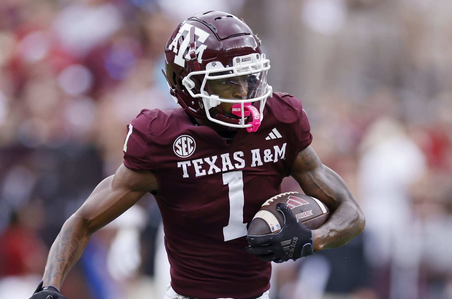 COLLEGE STATION, TX - OCTOBER 28: Texas A&M Aggies wide receiver Evan Stewart (1) runs with the ball after catching a pass during a college football game against the South Carolina Gamecocks on October 28, 2023 at Kyle Field in College Station, Texas. (Photo by Joe Robbins/Icon Sportswire via Getty Images)