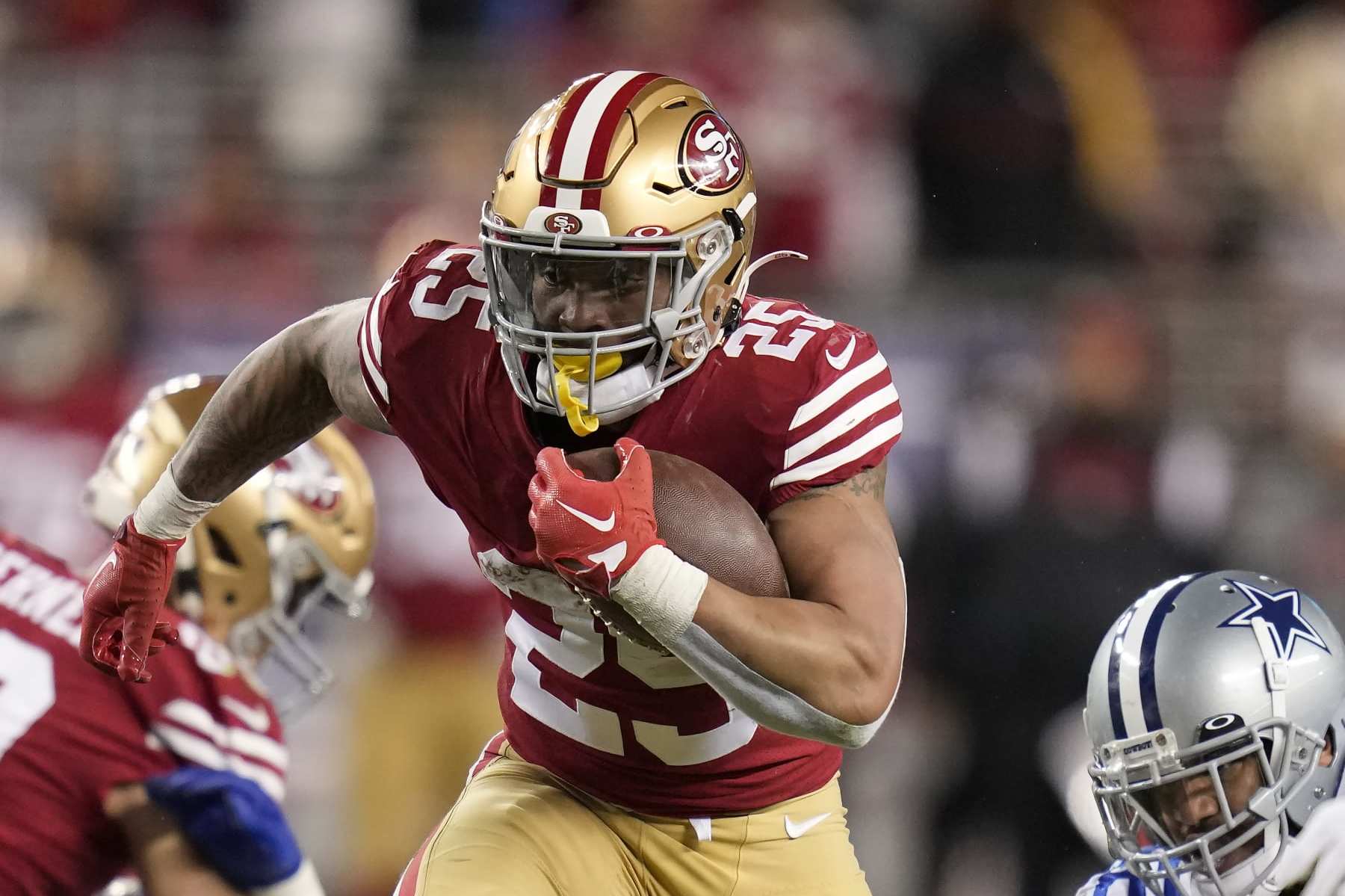 49ers lose top running back Elijah Mitchell for 2 months in opener