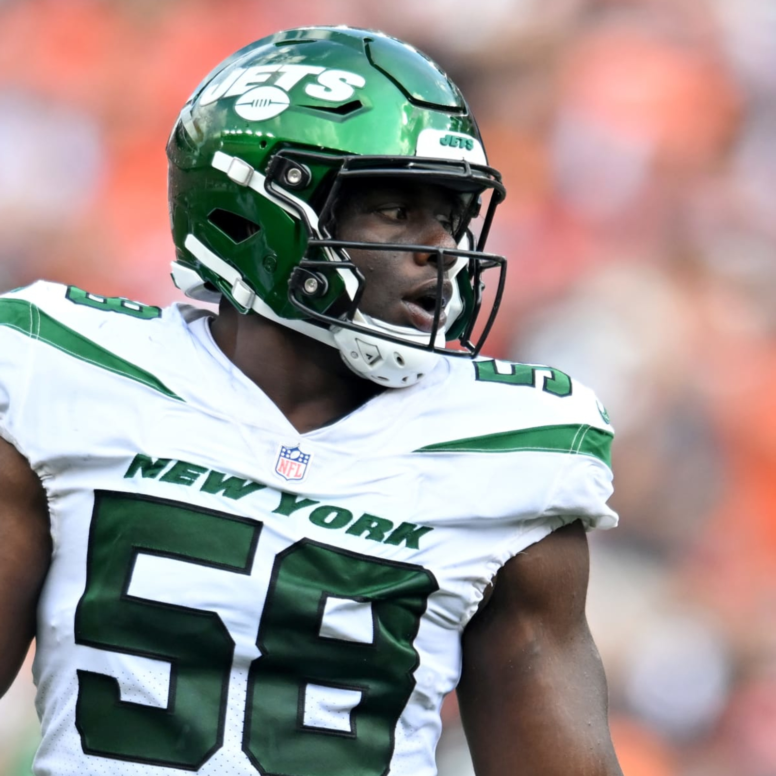 Carl Lawson Reworks Deal to Stay With the Jets - A to Z Sports