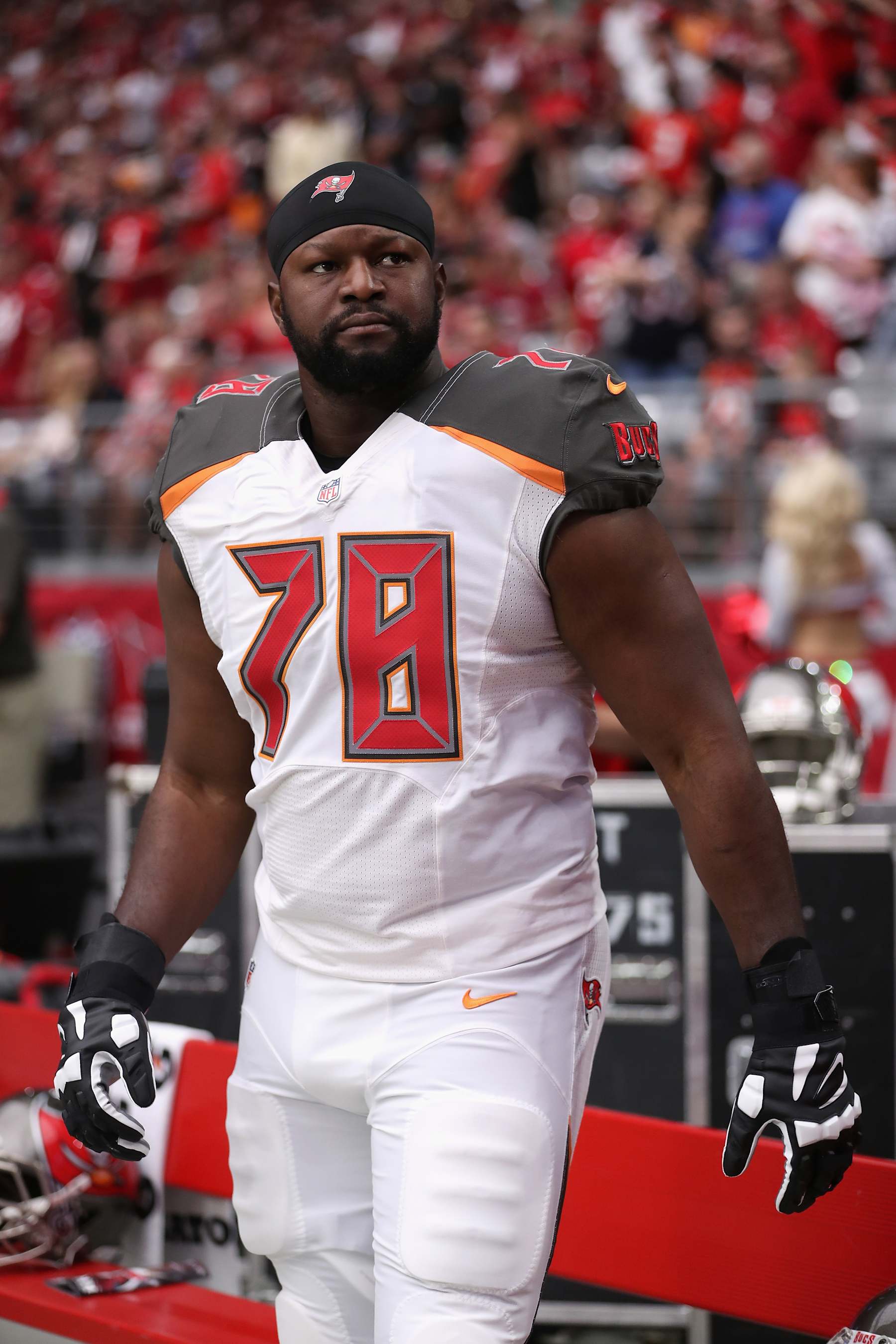 Gosder Cherilus Ex-NFL Player Gosder Cherilus Arrested; Allegedly Urinated on Passenger ...
