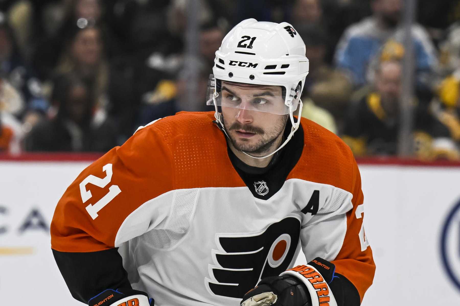 PITTSBURGH, PA - FEBRUARY 25: Philadelphia Flyers center Scott Laughton (21) turns up ice during the third period in the NHL game between the Pittsburgh Penguins and the Philadelphia Flyers on February 25, 2024, at PPG Paints Arena in Pittsburgh, PA. (Photo by Jeanine Leech/Icon Sportswire via Getty Images)