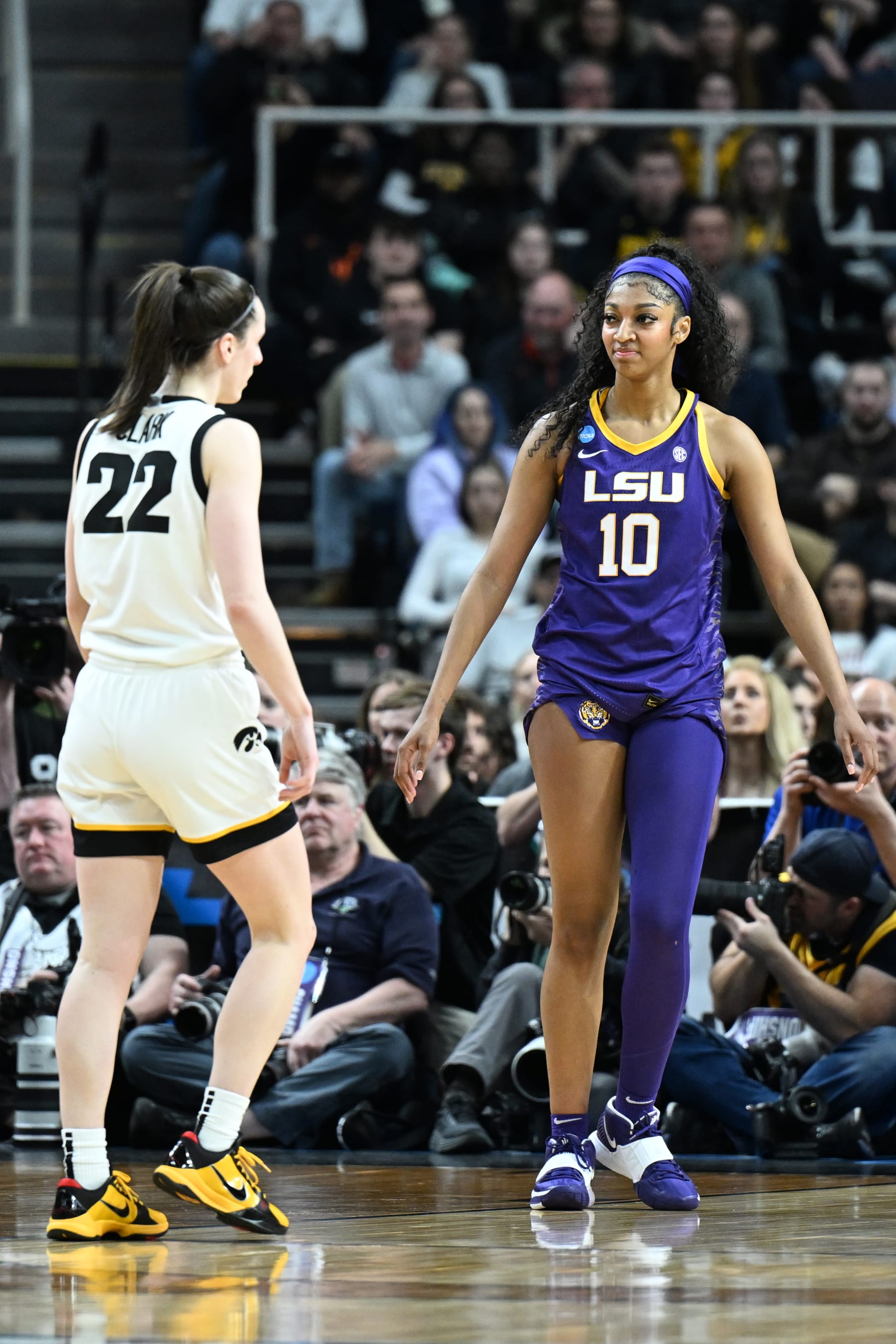 Video: Iowa's Caitlin Clark, LSU's Angel Reese Hug After WCBB Title Game  Rematch