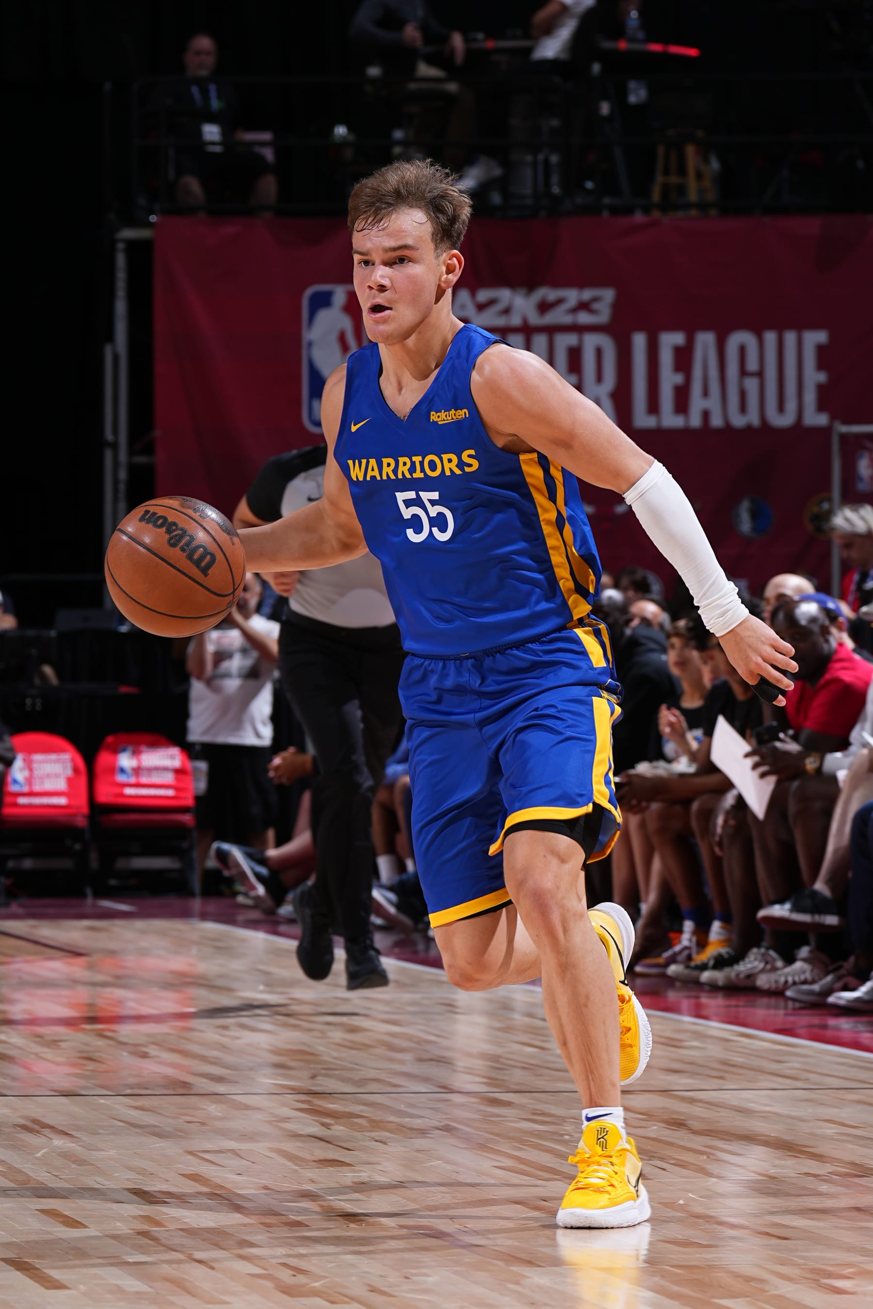 Mac McClung, Warriors Agree to 1-Year Contract After Guard's Lakers ...