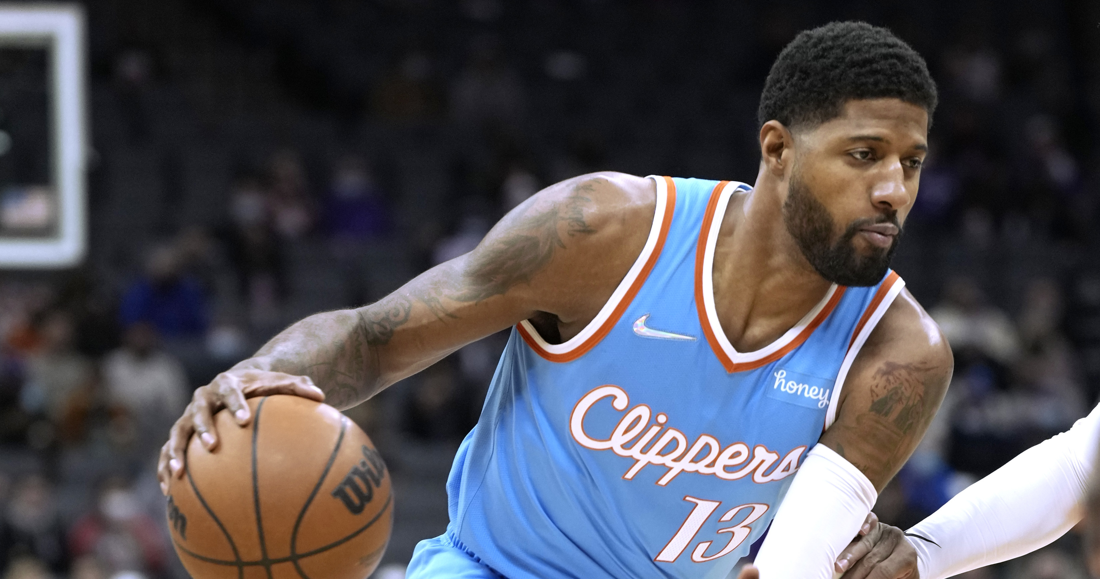 Clippers star Paul George out 3-4 weeks with torn ligament in elbow